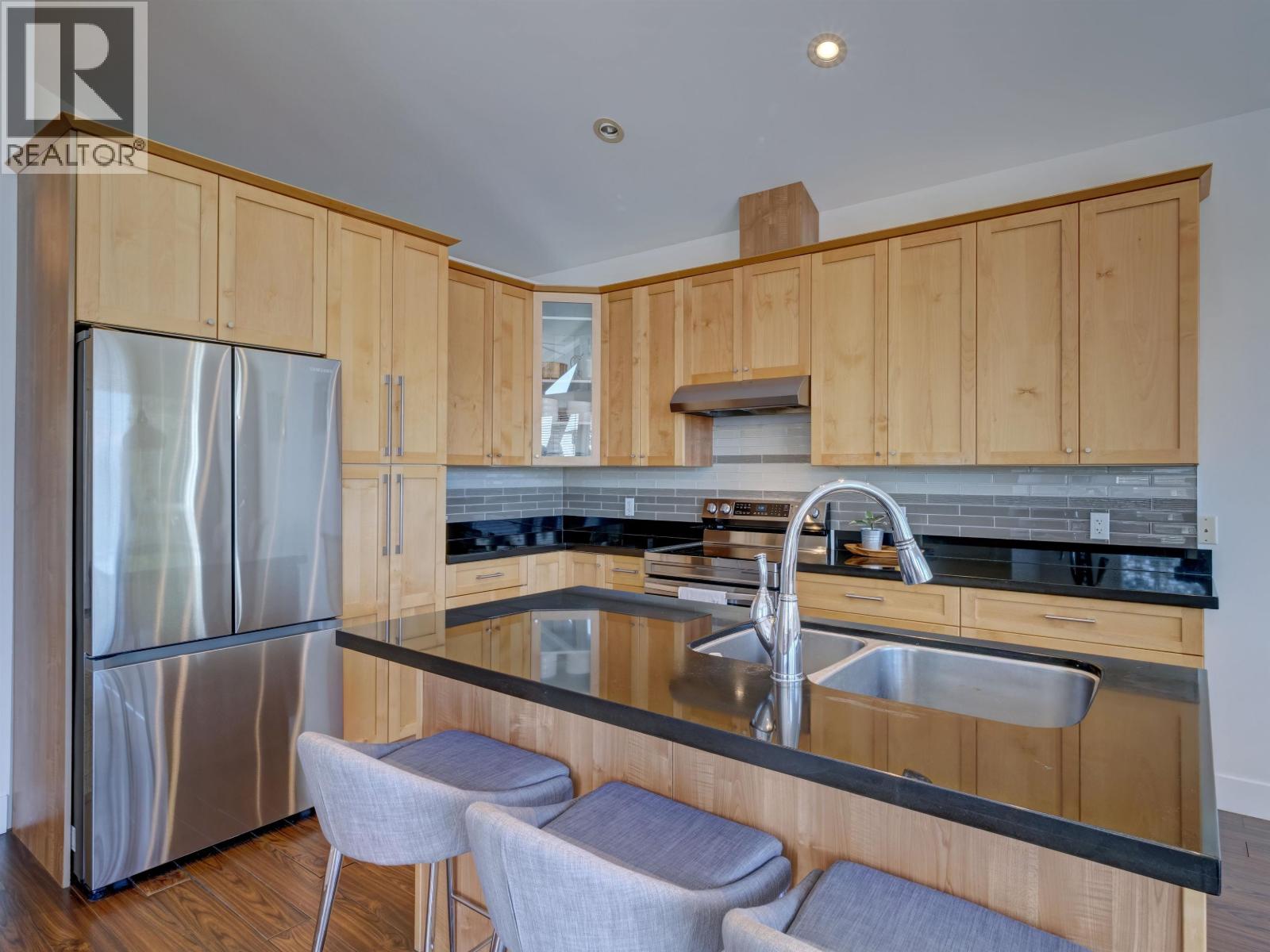 825 Bayview Heights Road, Gibsons, British Columbia  V0N 1V8 - Photo 10 - R3113835