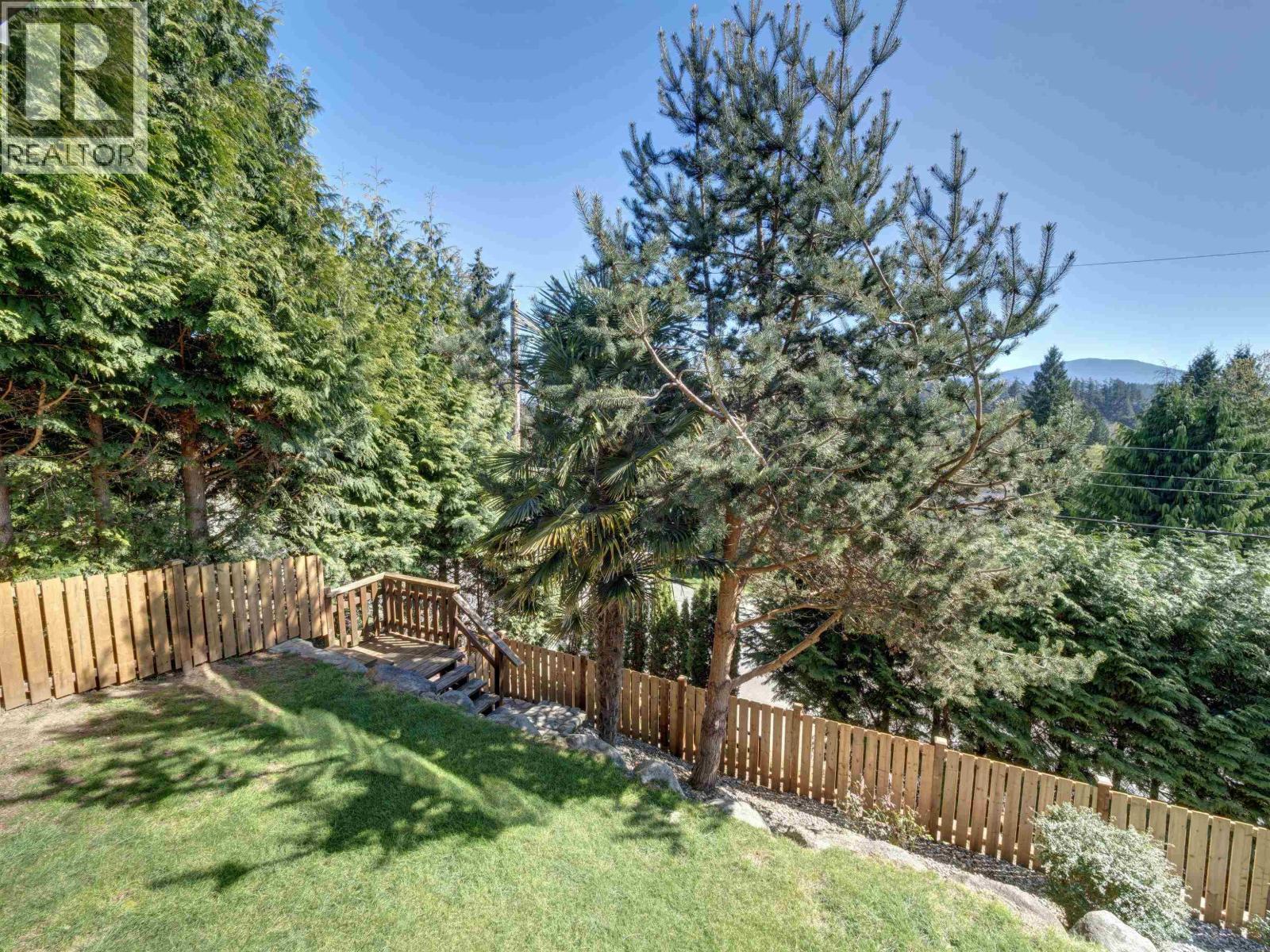 825 Bayview Heights Road, Gibsons, British Columbia  V0N 1V8 - Photo 14 - R3113835