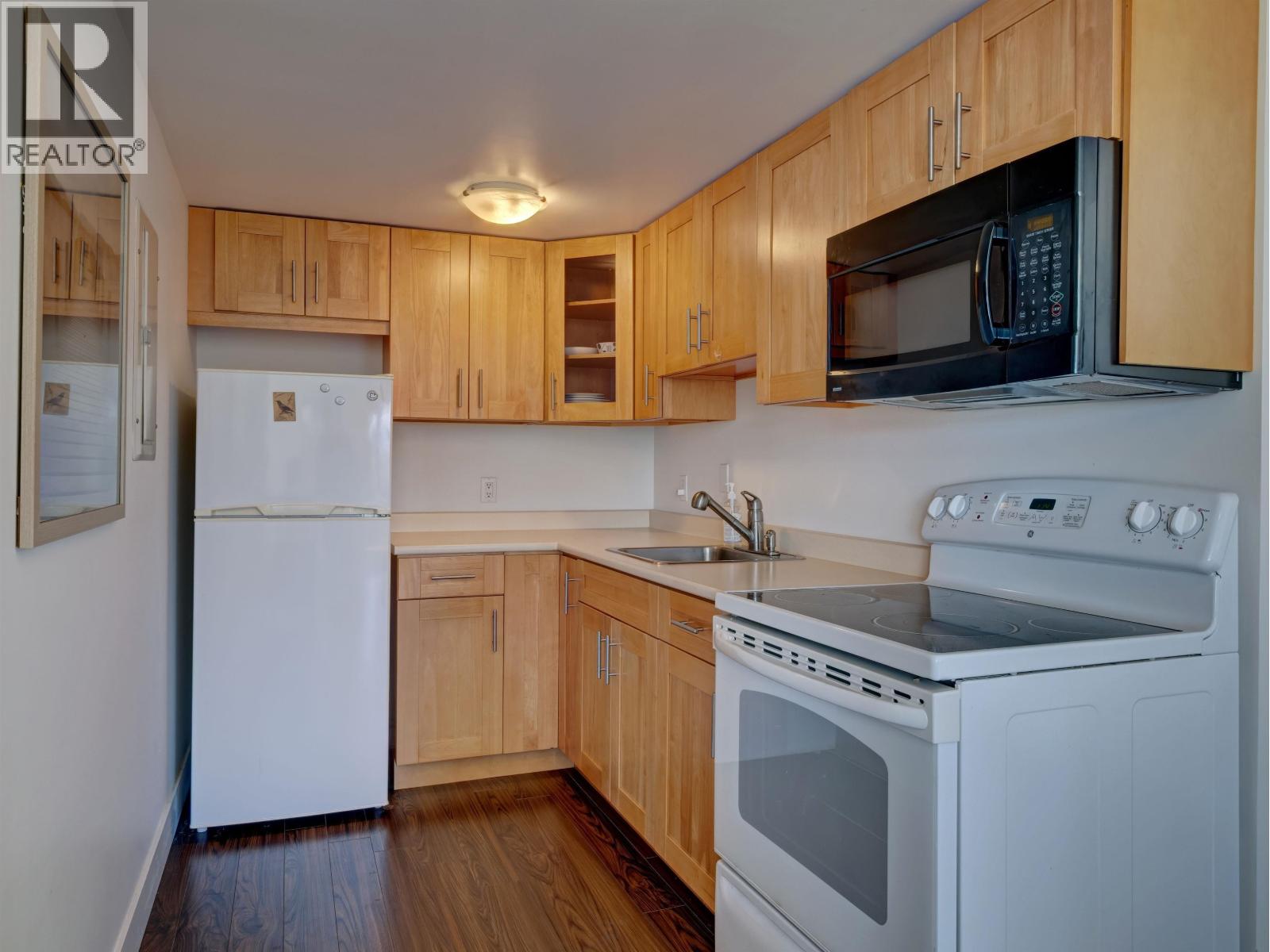 825 Bayview Heights Road, Gibsons, British Columbia  V0N 1V8 - Photo 25 - R3113835