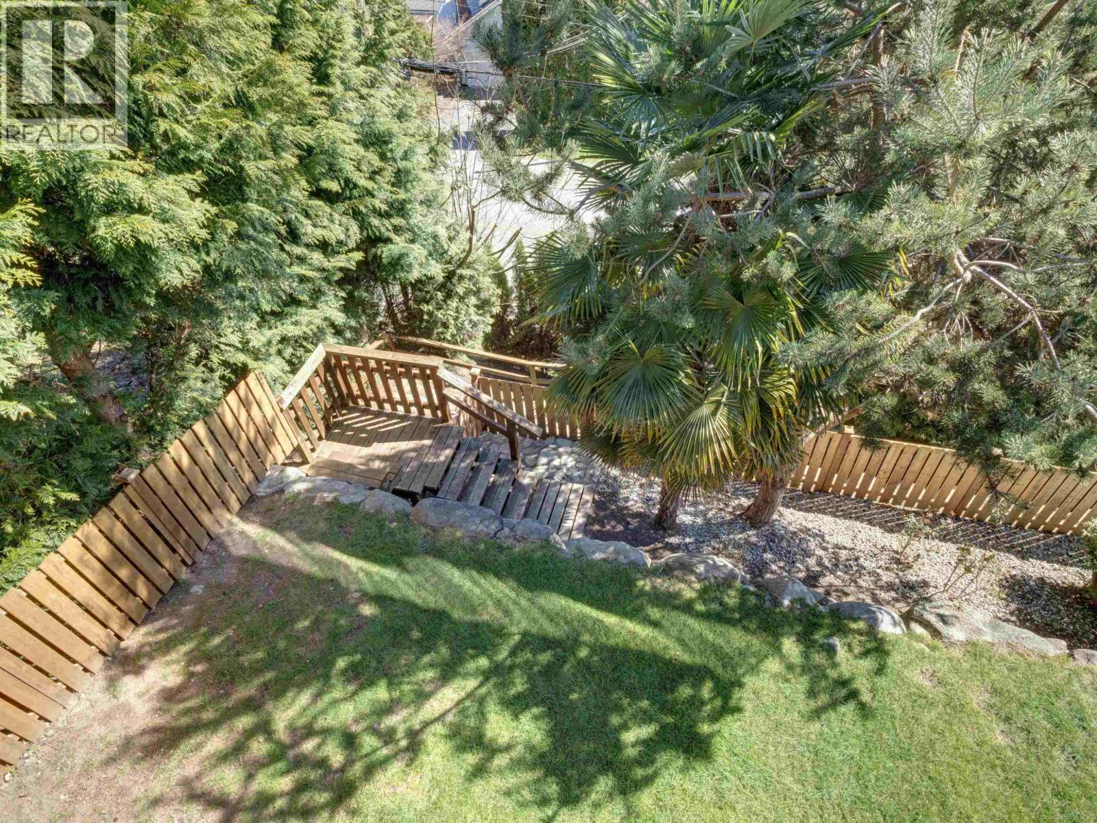 825 Bayview Heights Road, Gibsons, British Columbia  V0N 1V8 - Photo 34 - R3113835