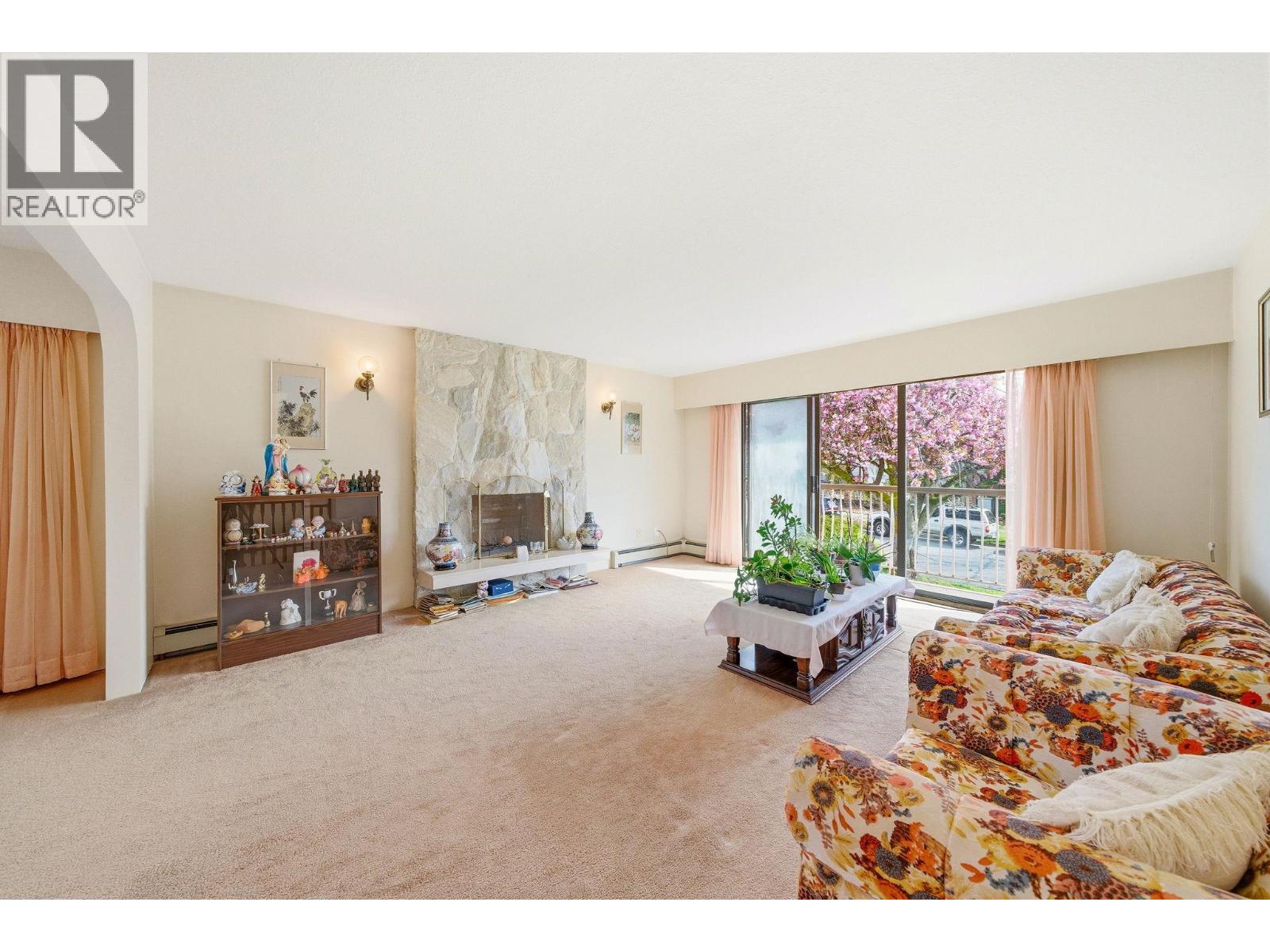 3217 E 18th Avenue, Vancouver, British Columbia  V5M 2R8 - Photo 2 - R3113836