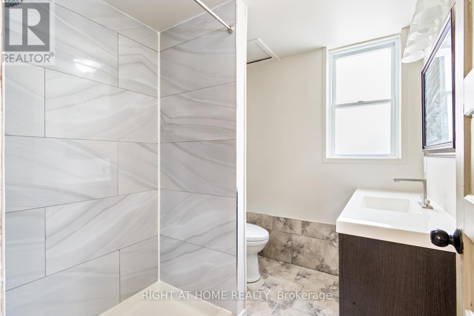 Main Floor - 443 Ontario Street, Newmarket, Ontario  L3Y 2K6 - Photo 21 - N12897084