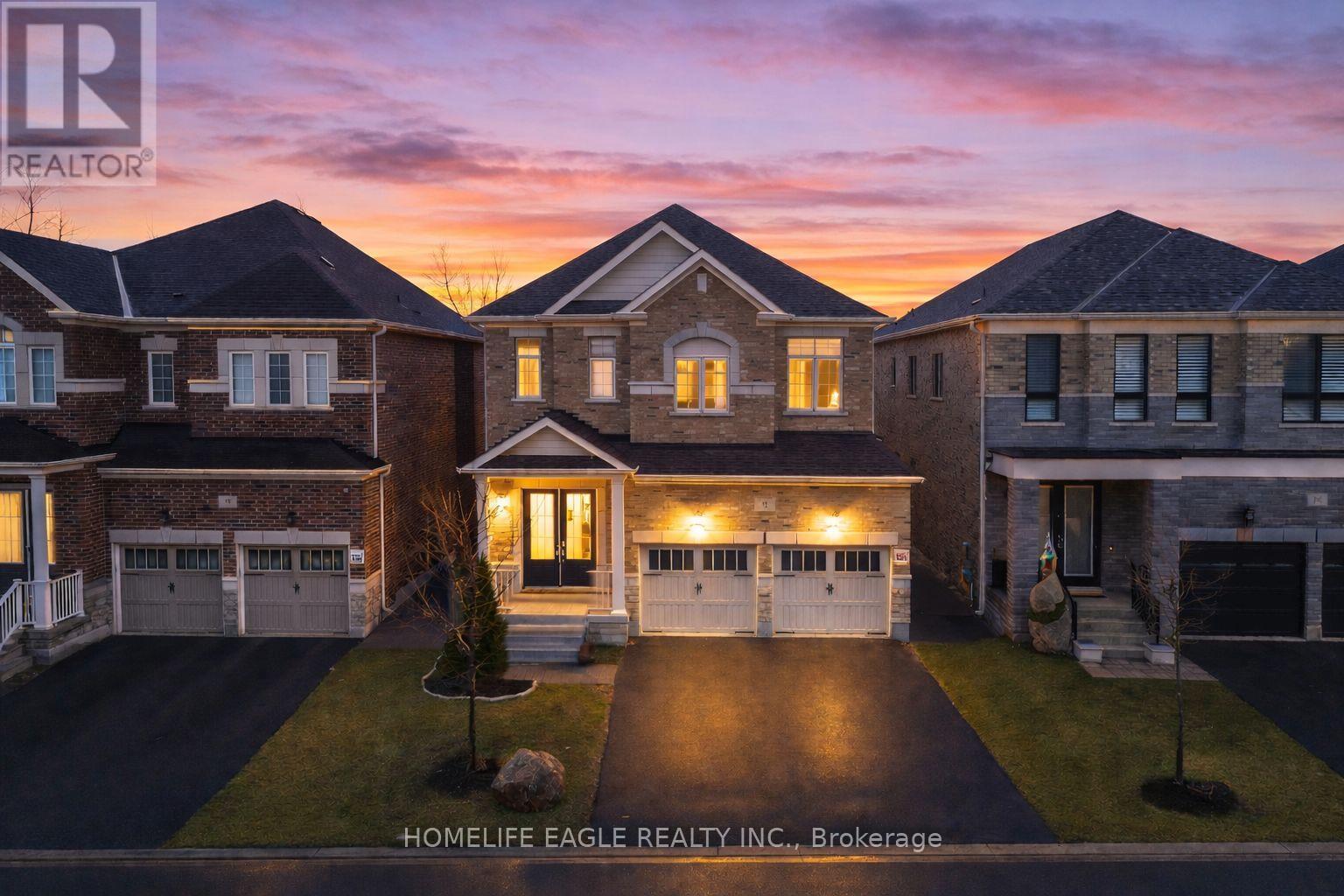 71 Woodhaven Avenue, Aurora, Ontario  L4G 3Y2 - Photo 2 - N13022860