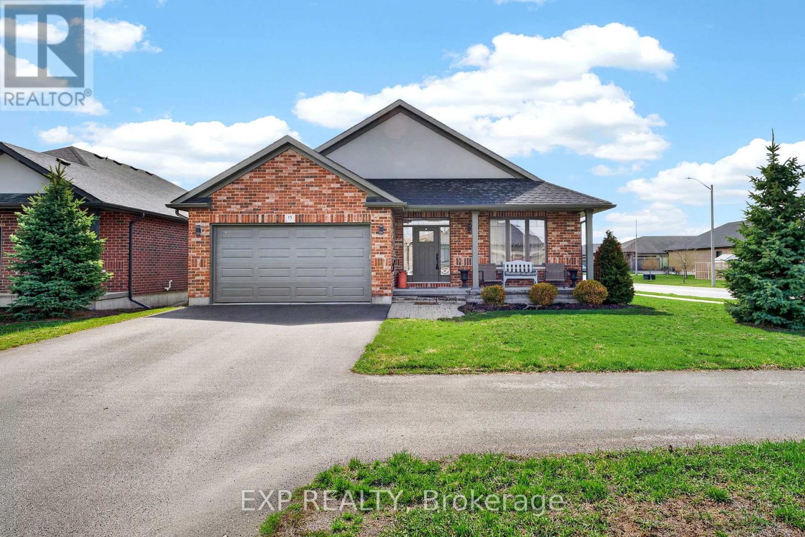 15 KEMPTON AVENUE, Belleville, Ontario