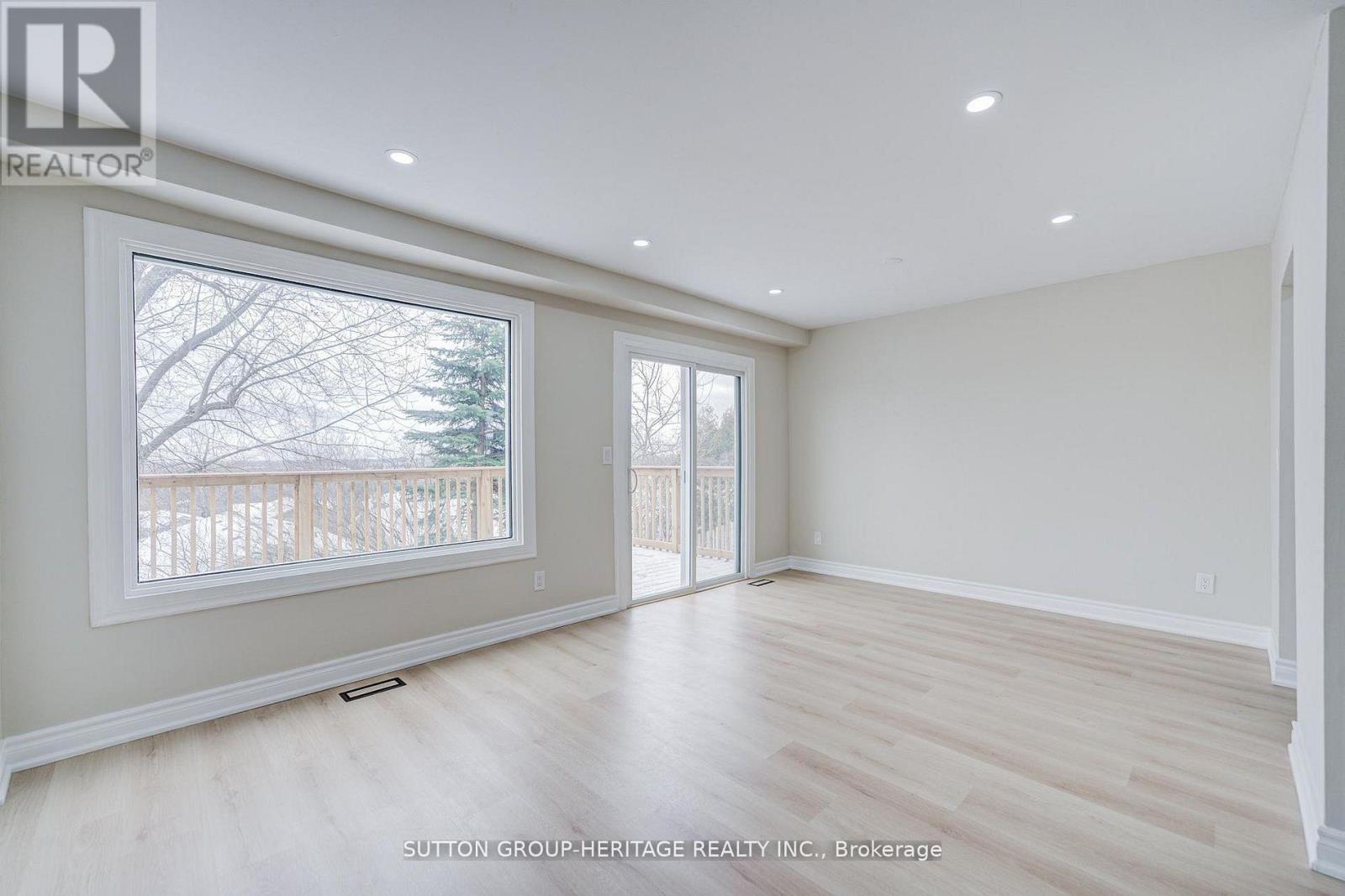 639 Down Crescent, Oshawa, Ontario  L1H 7X9 - Photo 13 - E12985650