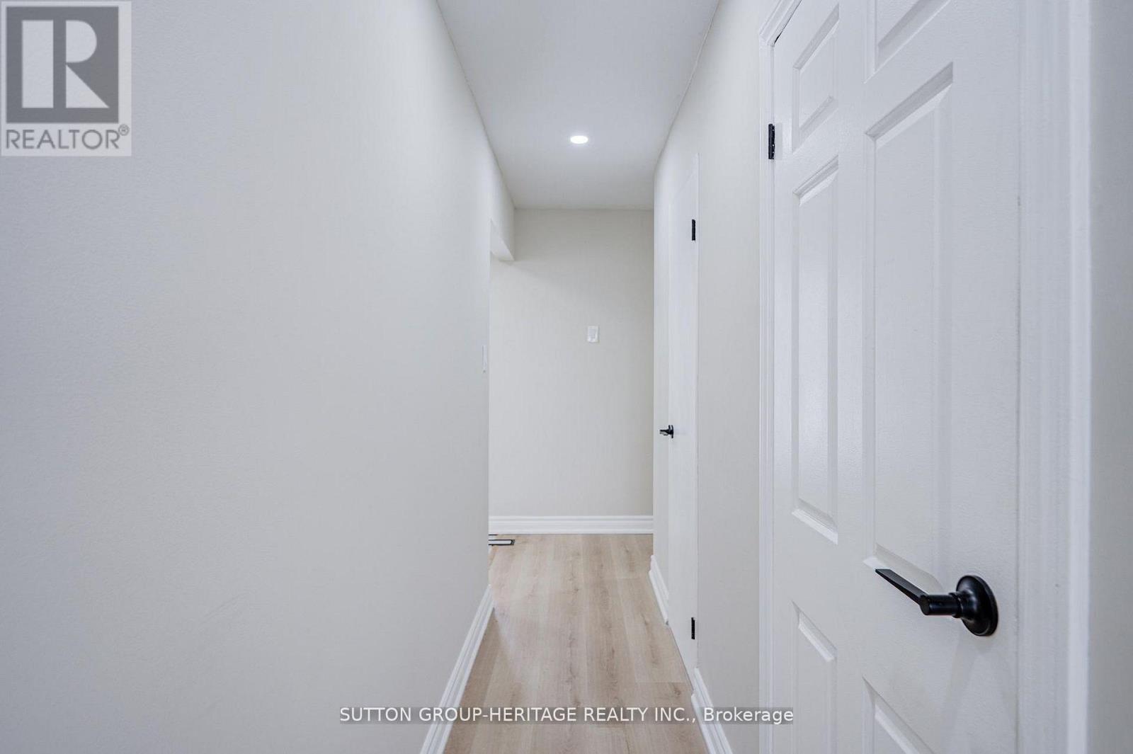 639 Down Crescent, Oshawa, Ontario  L1H 7X9 - Photo 10 - E12985650