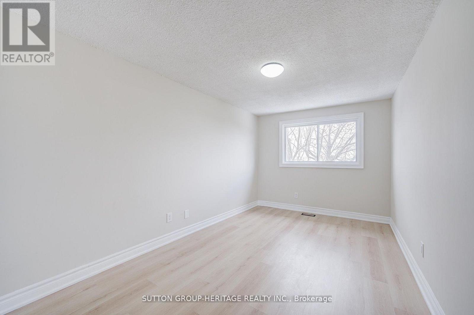 639 Down Crescent, Oshawa, Ontario  L1H 7X9 - Photo 18 - E12985650