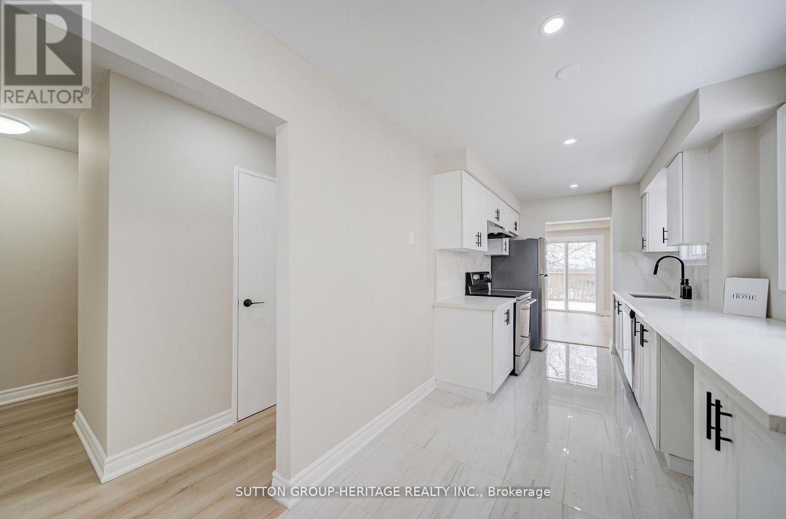 639 Down Crescent, Oshawa, Ontario  L1H 7X9 - Photo 6 - E12985650