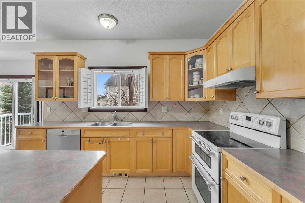 113 West Creek Pond, Chestermere, Alberta  T1X 1H4 - Photo 15 - A2302134