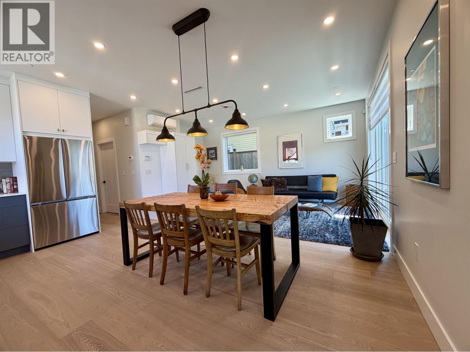 3760 Fleming Street, Vancouver, British Columbia  V5N 3W2 - Photo 4 - R3108980