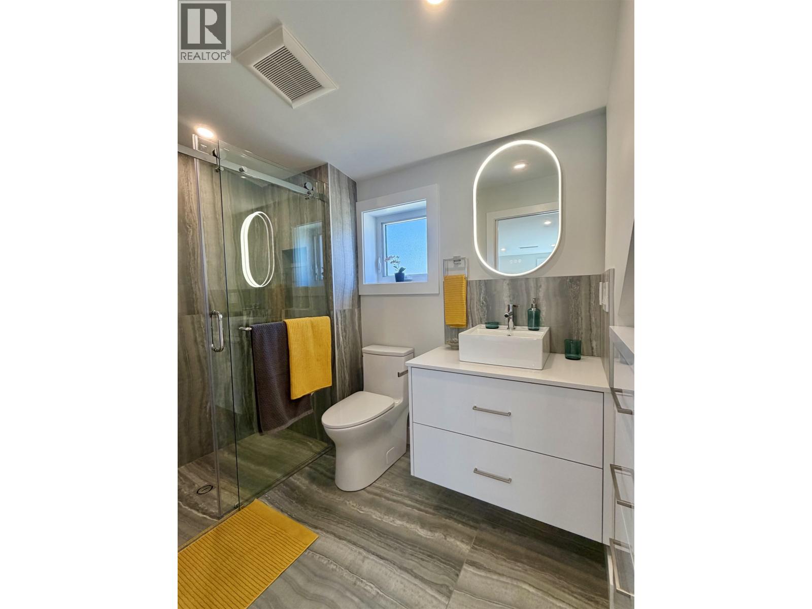 3760 Fleming Street, Vancouver, British Columbia  V5N 3W2 - Photo 8 - R3108980