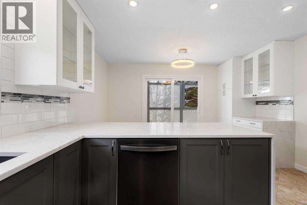 108   Woodmont Drive Sw, Calgary, Alberta  T2W 4M3 - Photo 15 - A2303386