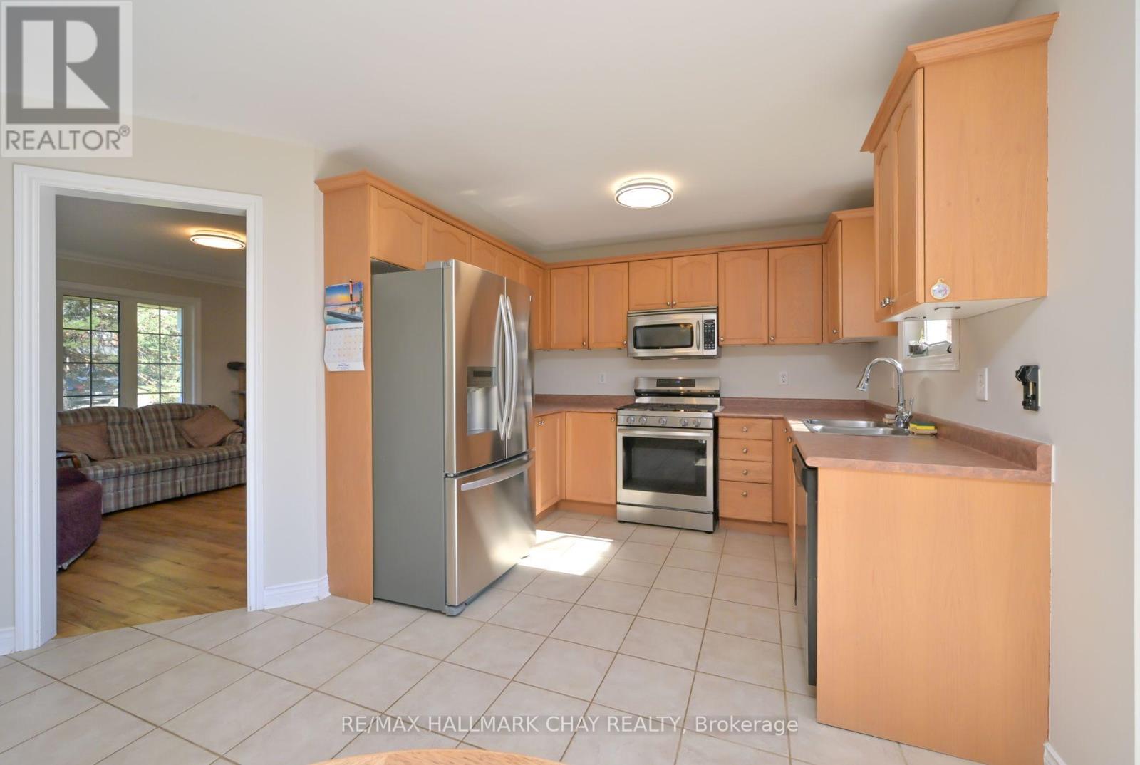 16 Brian Crescent, Adjala-Tosorontio, Ontario  L0M 1J0 - Photo 9 - N12672488