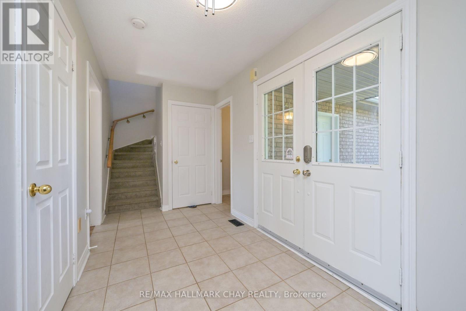 16 Brian Crescent, Adjala-Tosorontio, Ontario  L0M 1J0 - Photo 4 - N12672488