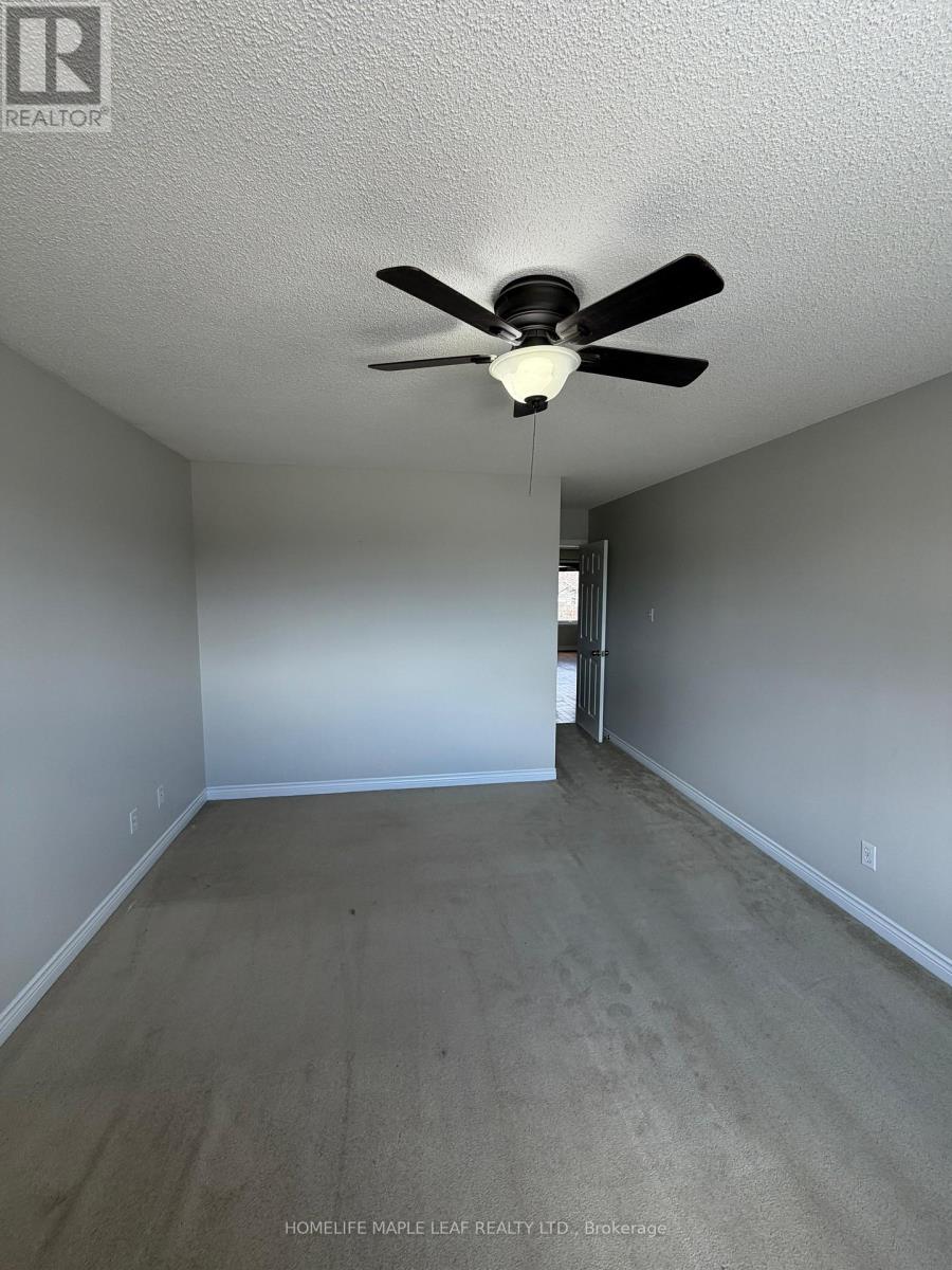 Upper - 14 Old Orchard Glen, Woodstock, Ontario  N4V 1G2 - Photo 11 - X12855798