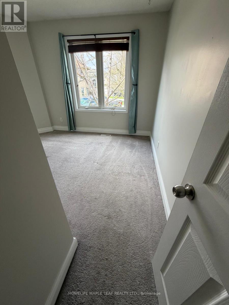 Upper - 14 Old Orchard Glen, Woodstock, Ontario  N4V 1G2 - Photo 18 - X12855798