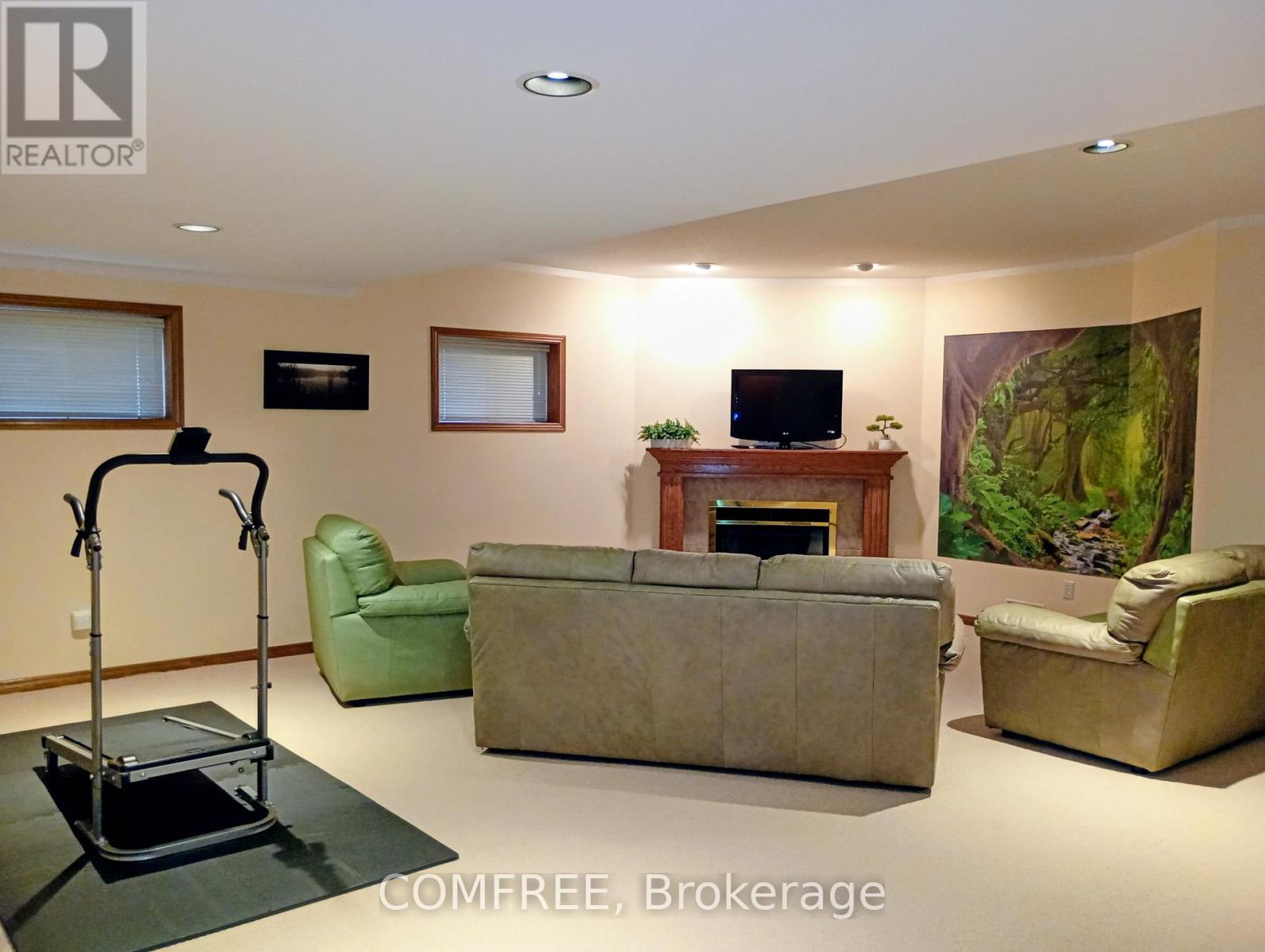 35 Tanya Drive, Southwest Middlesex, Ontario  N0L 1M0 - Photo 20 - X12940524