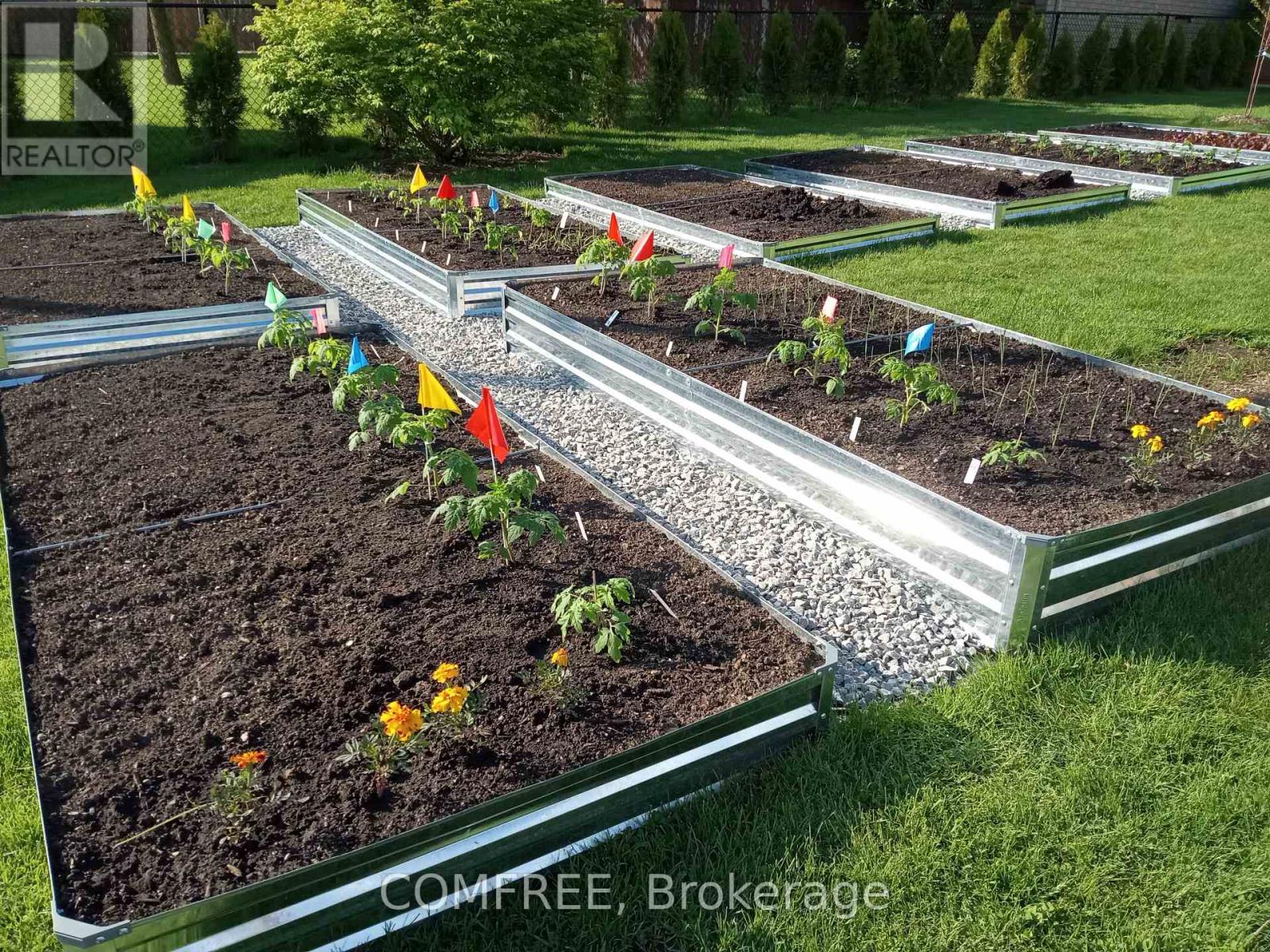 35 Tanya Drive, Southwest Middlesex, Ontario  N0L 1M0 - Photo 33 - X12940524