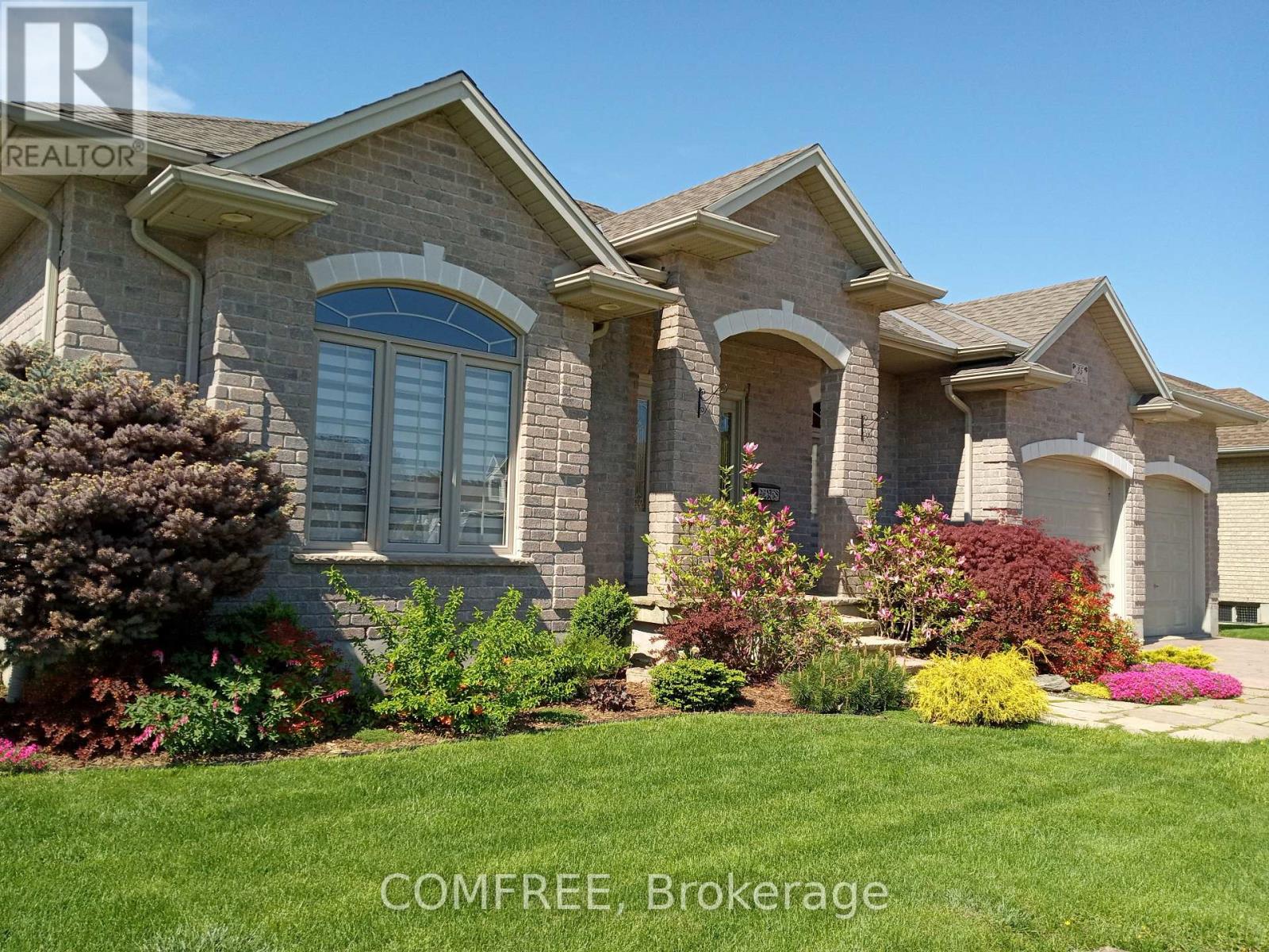 35 Tanya Drive, Southwest Middlesex, Ontario  N0L 1M0 - Photo 4 - X12940524