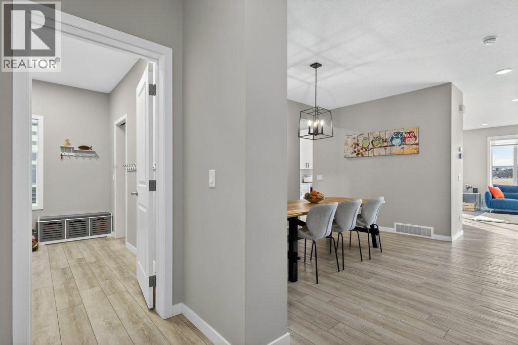 665 Creekmill Court SW, Airdrie, Alberta  T4B 5J8 - Photo 6 - A2287010