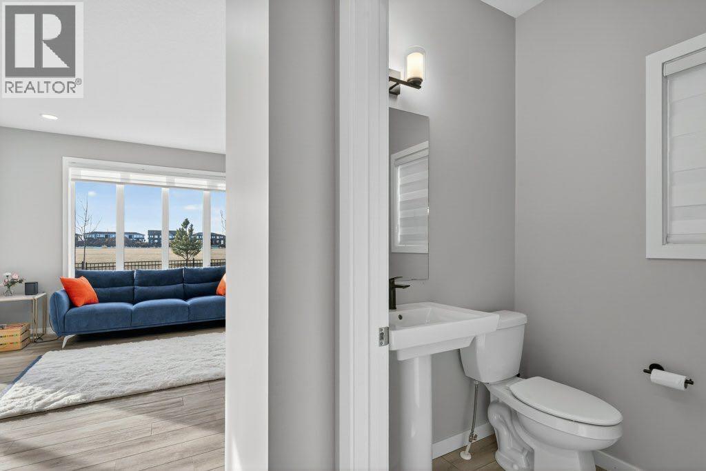 665 Creekmill Court SW, Airdrie, Alberta  T4B 5J8 - Photo 9 - A2287010