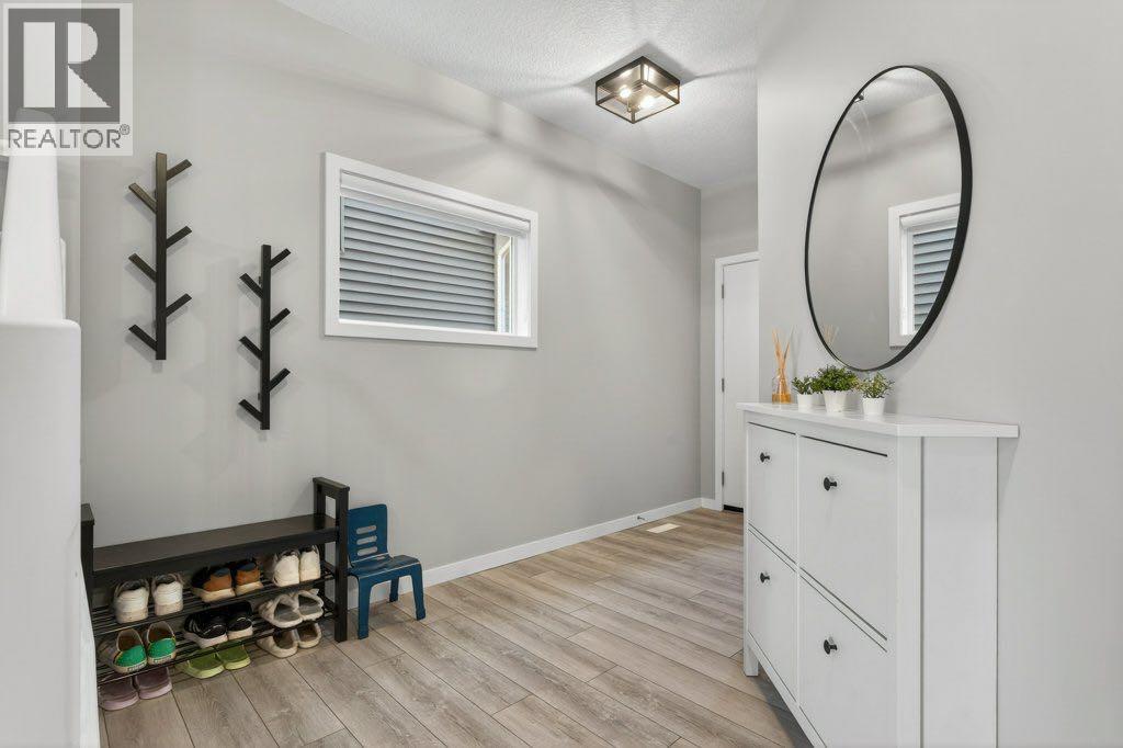 665 Creekmill Court SW, Airdrie, Alberta  T4B 5J8 - Photo 3 - A2287010