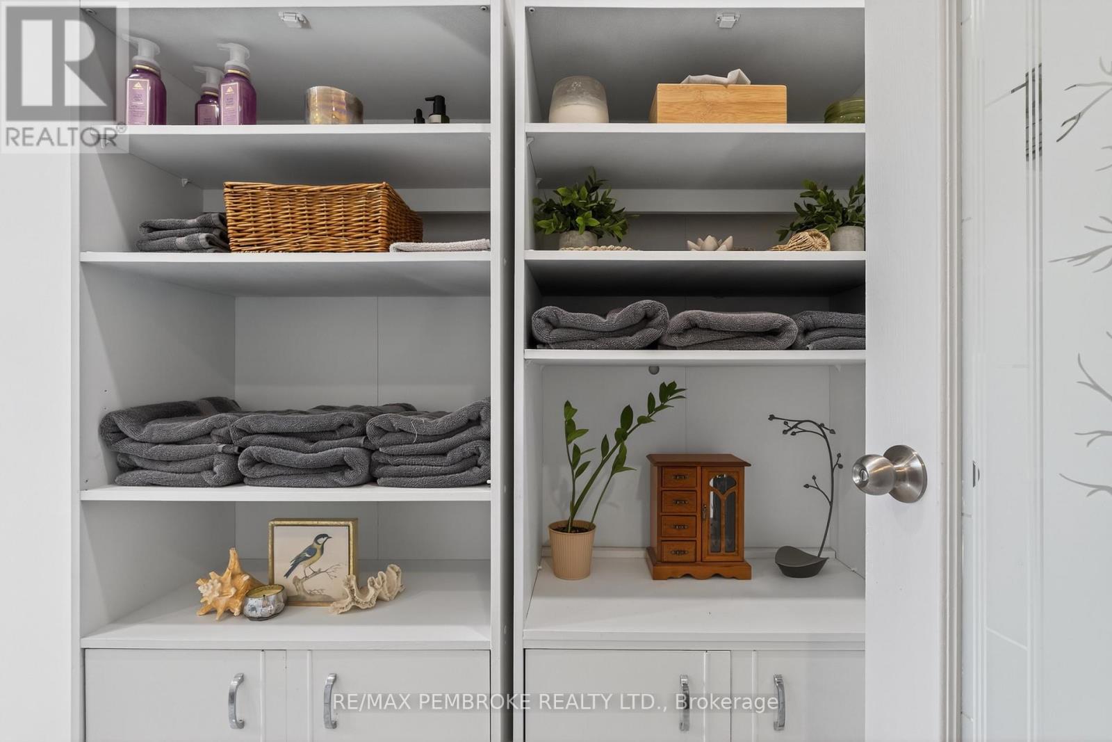 13 Point Crescent, Petawawa, Ontario  K8H 3G1 - Photo 20 - X13022884