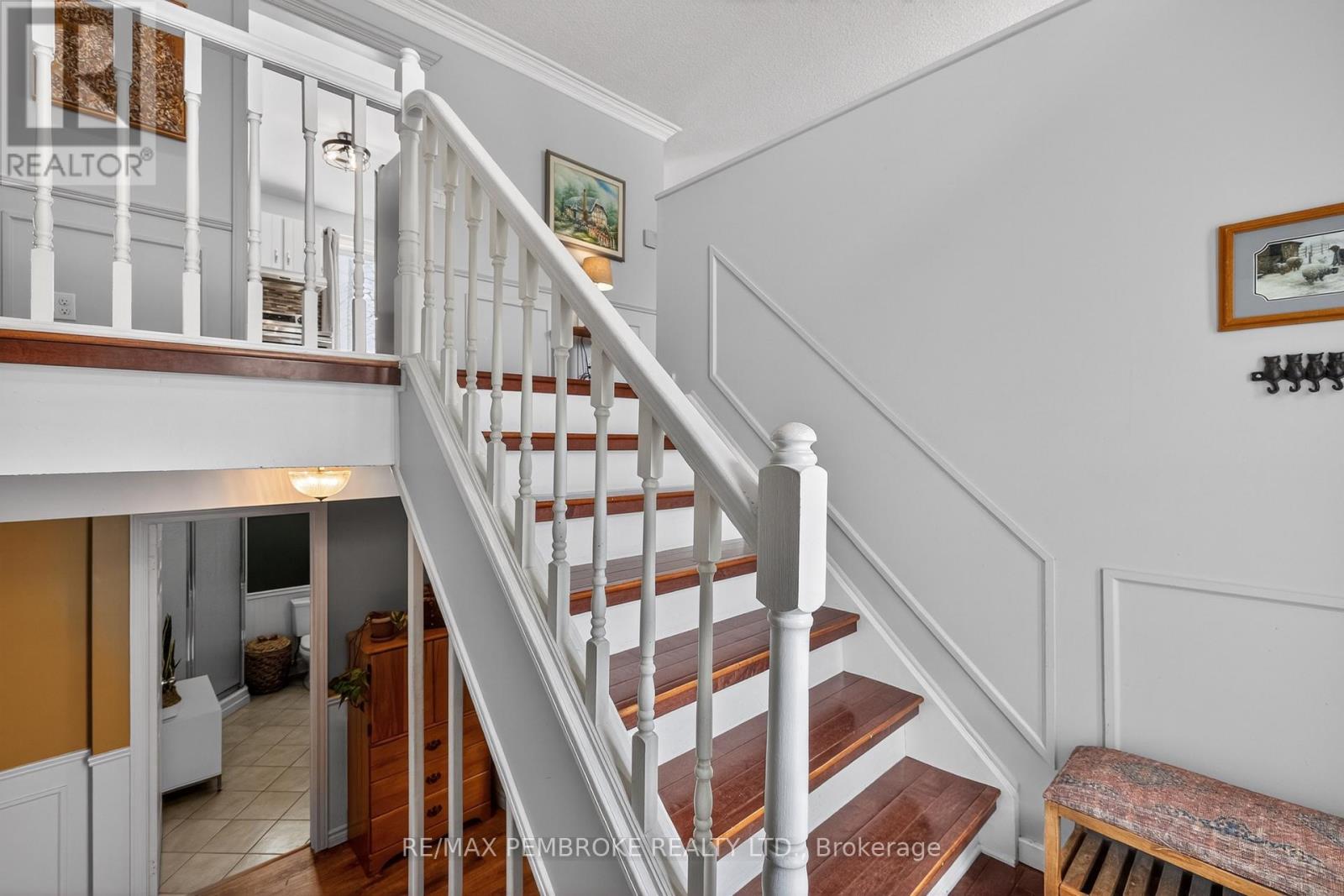 13 Point Crescent, Petawawa, Ontario  K8H 3G1 - Photo 28 - X13022884