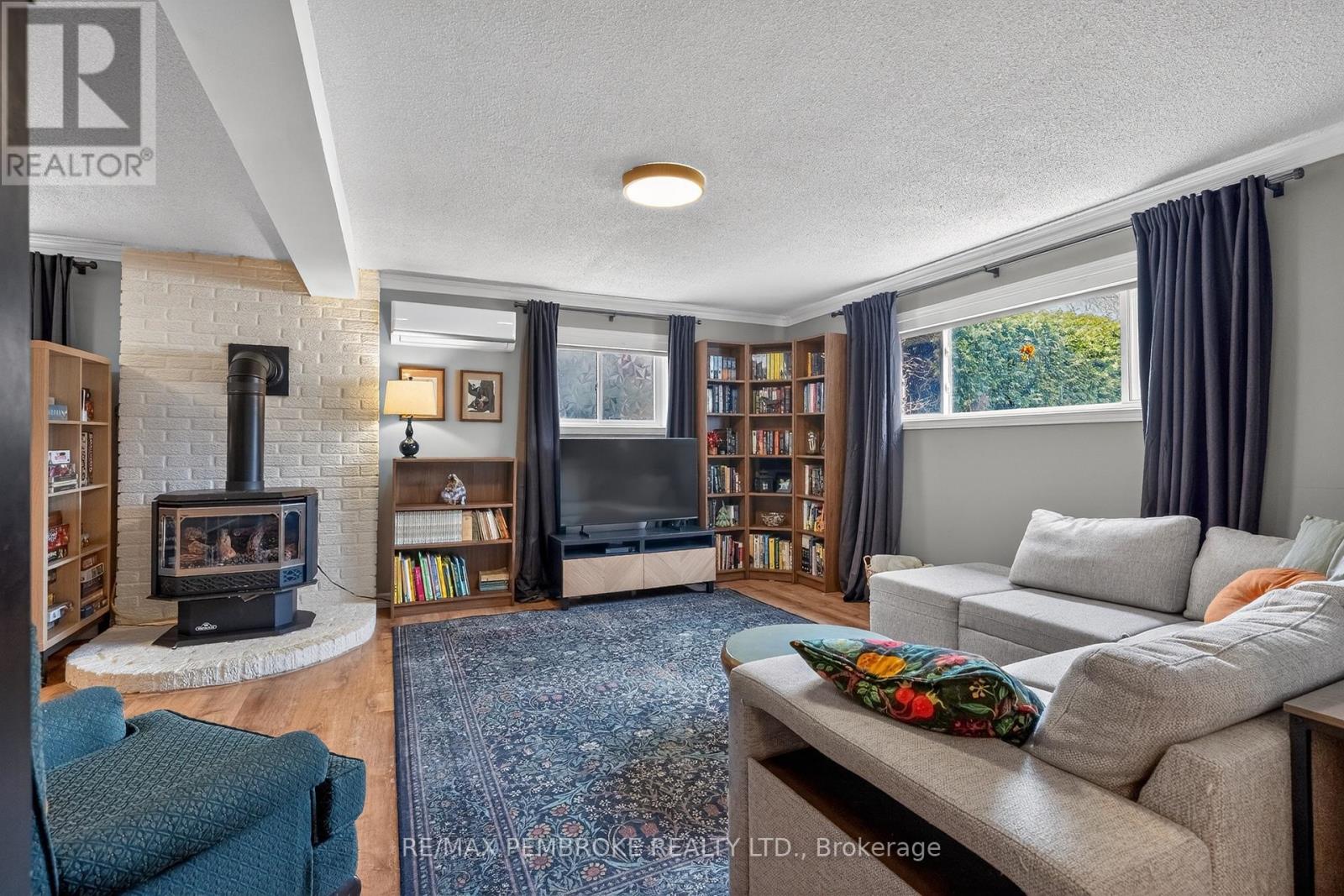 13 Point Crescent, Petawawa, Ontario  K8H 3G1 - Photo 30 - X13022884