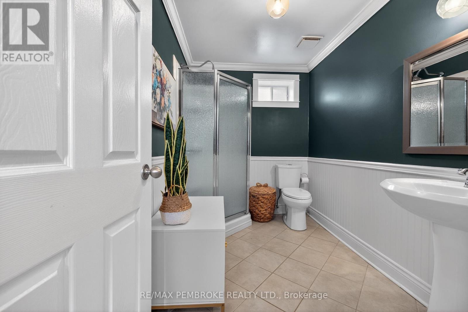 13 Point Crescent, Petawawa, Ontario  K8H 3G1 - Photo 40 - X13022884