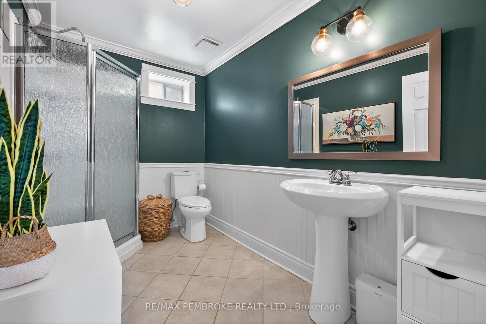 13 Point Crescent, Petawawa, Ontario  K8H 3G1 - Photo 41 - X13022884