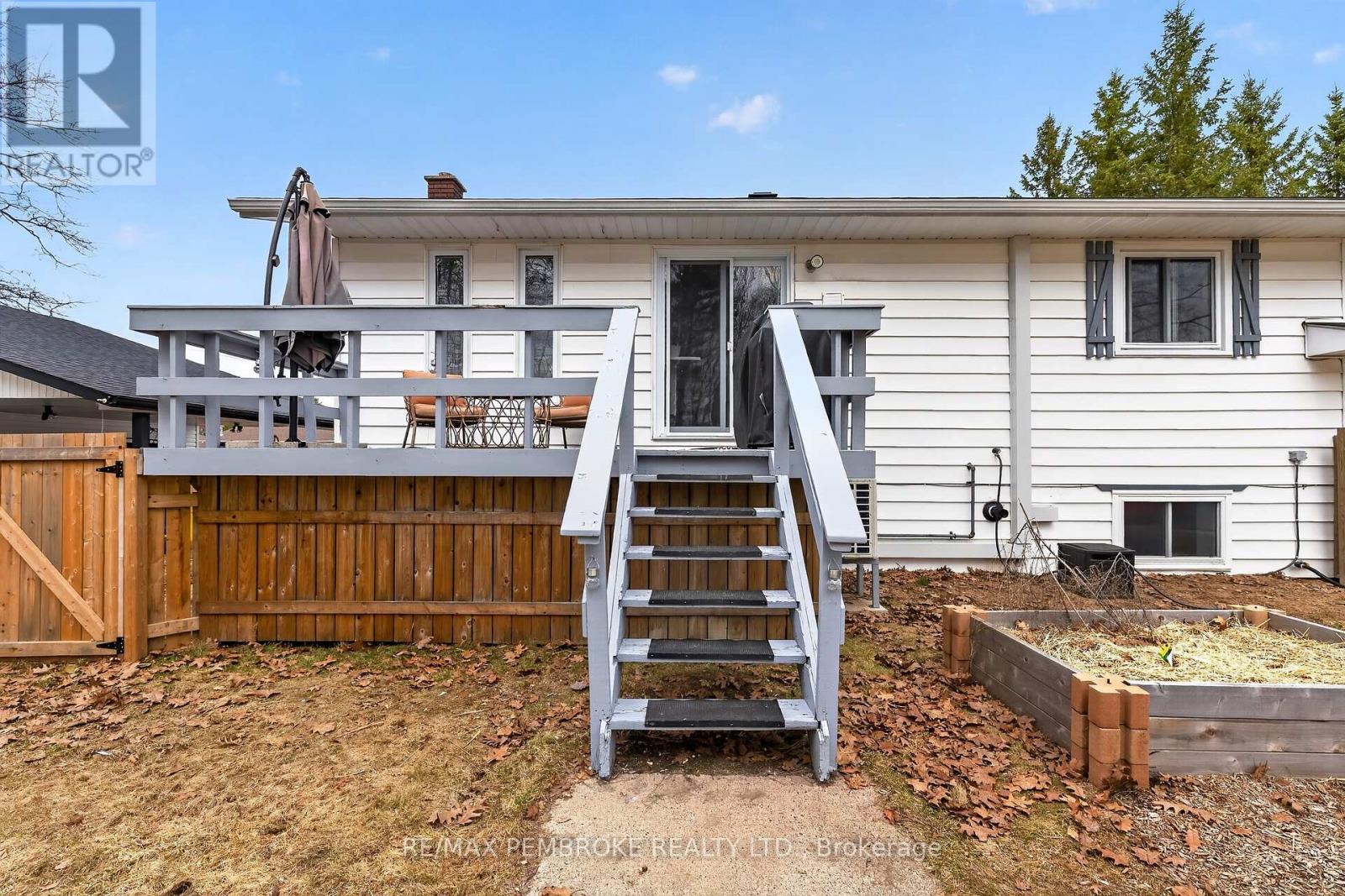 13 Point Crescent, Petawawa, Ontario  K8H 3G1 - Photo 47 - X13022884