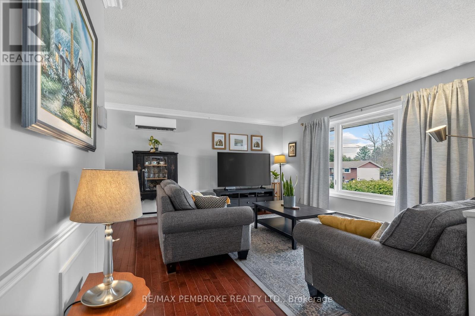 13 Point Crescent, Petawawa, Ontario  K8H 3G1 - Photo 6 - X13022884