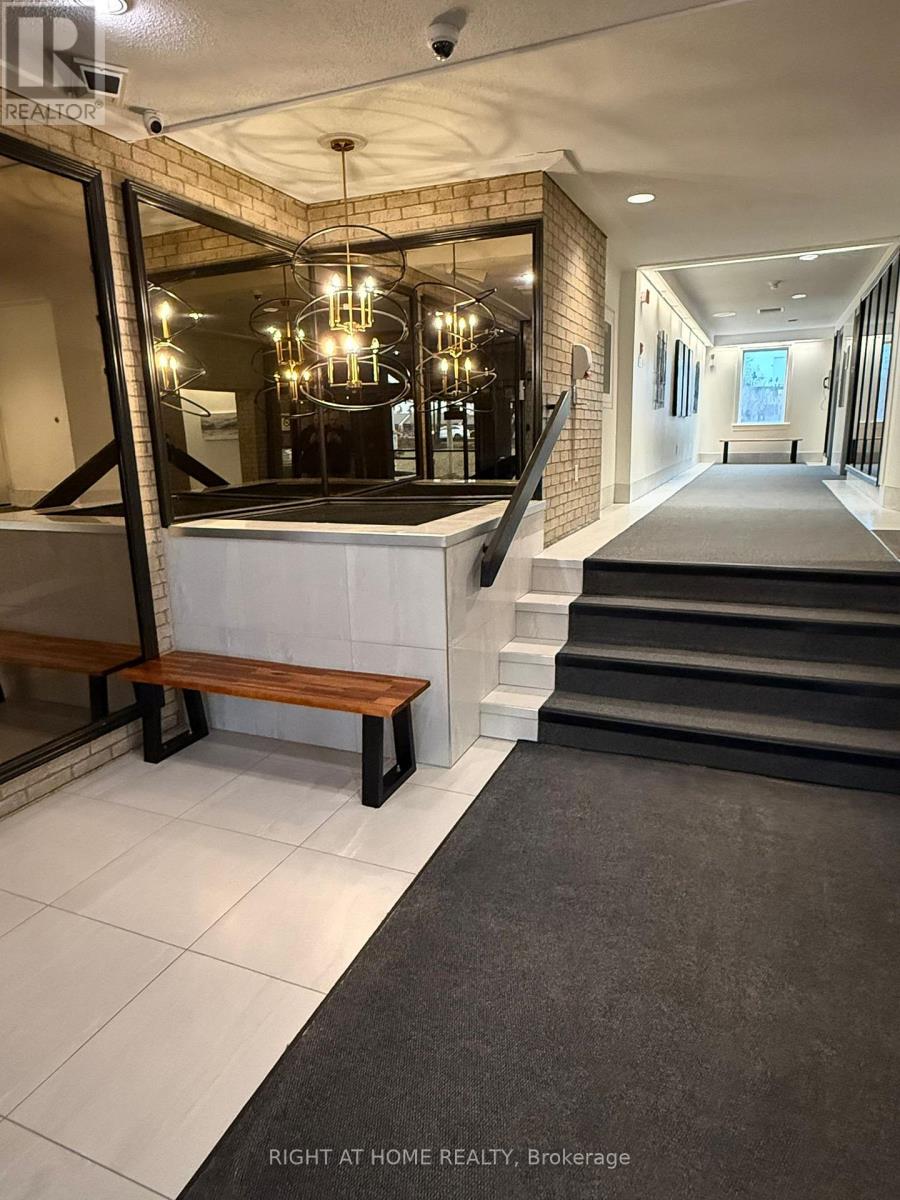 1115 - 1100 Ambleside Drive, Ottawa, Ontario  K2B 8G6 - Photo 2 - X13022928