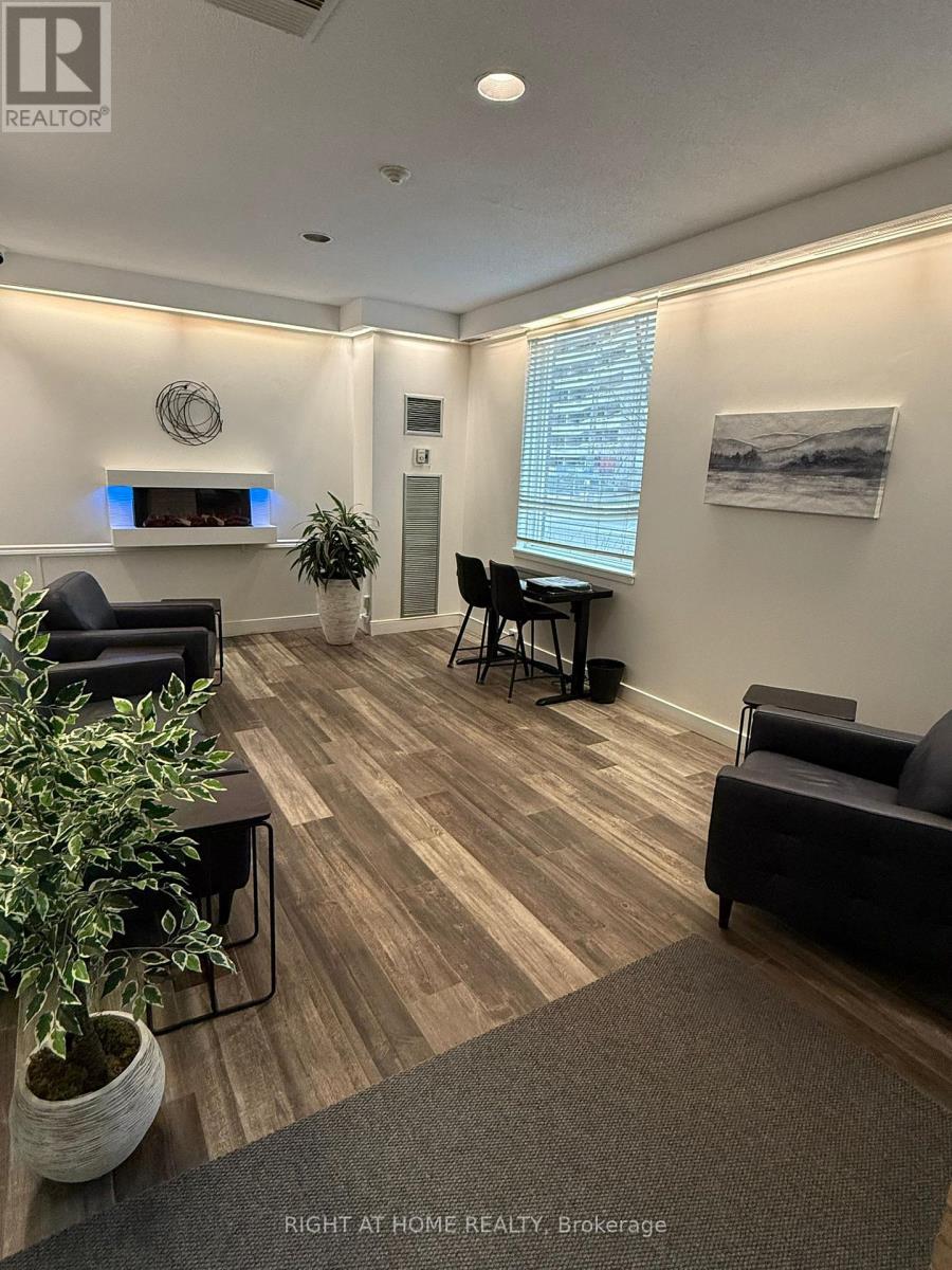 1115 - 1100 Ambleside Drive, Ottawa, Ontario  K2B 8G6 - Photo 3 - X13022928