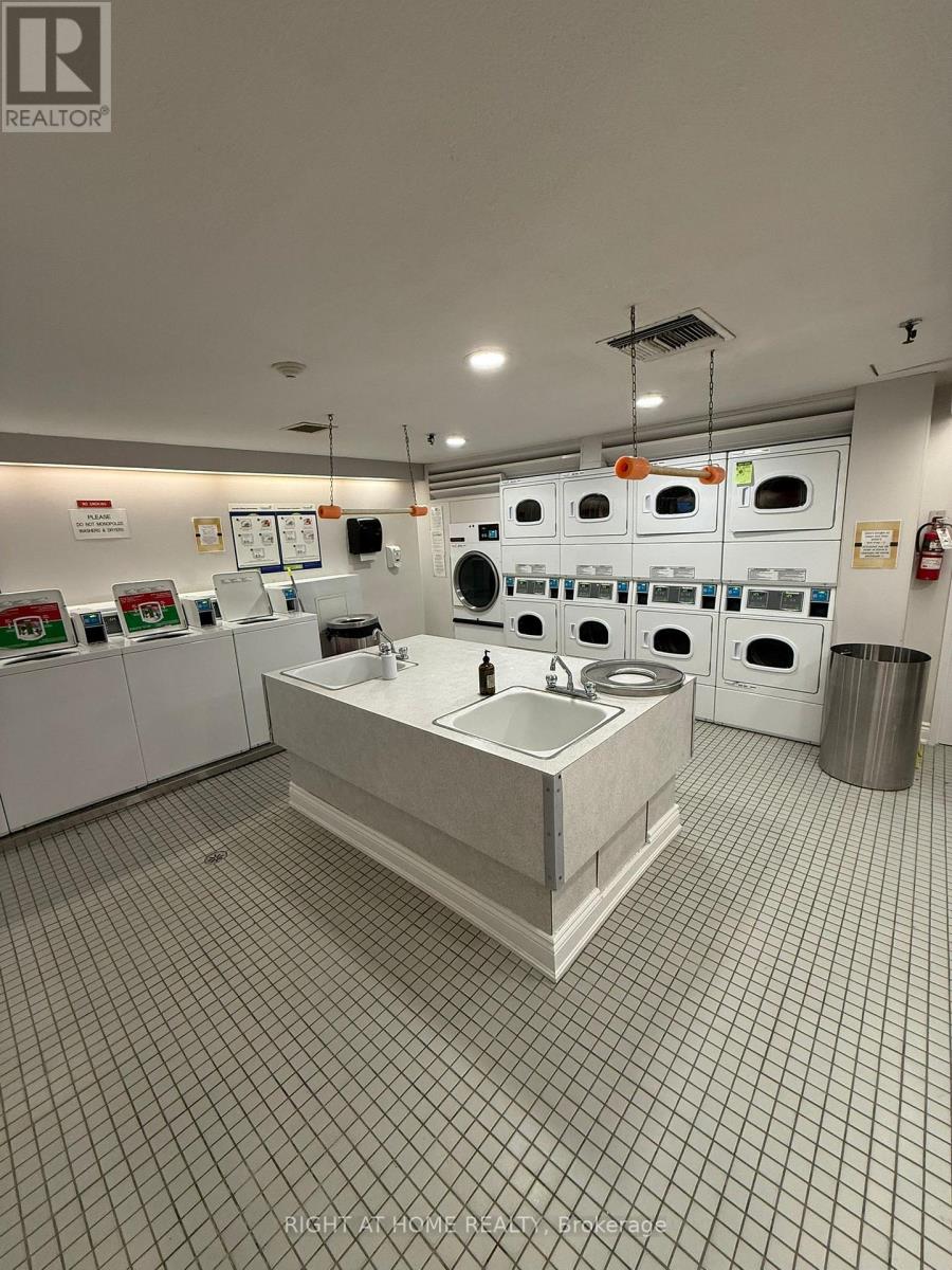 1115 - 1100 Ambleside Drive, Ottawa, Ontario  K2B 8G6 - Photo 6 - X13022928