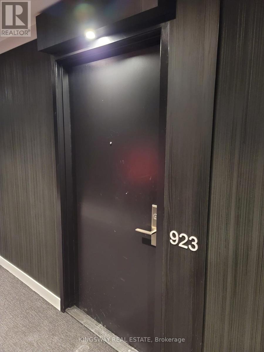 923 - 20 Edward Street, Toronto, Ontario  M5G 0C5 - Photo 2 - C13022878