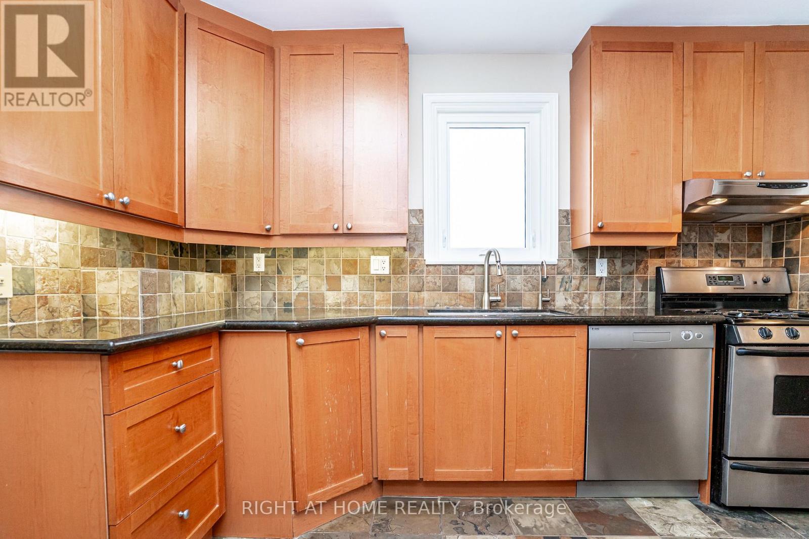 107 Everden Road, Toronto, Ontario  M6C 3K7 - Photo 12 - C13022924