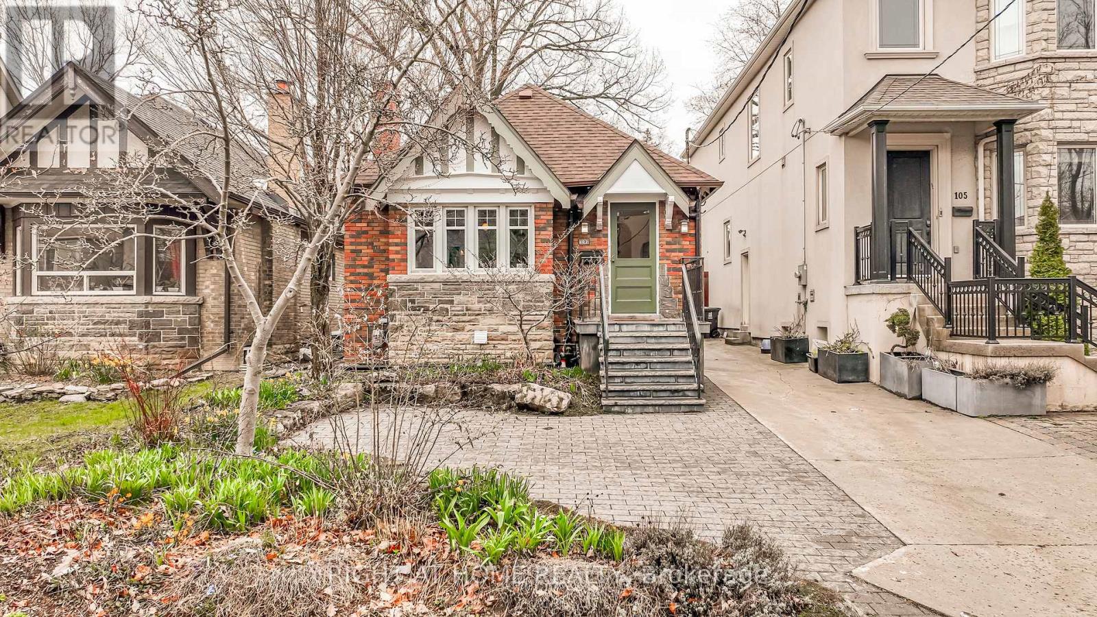 107 Everden Road, Toronto, Ontario  M6C 3K7 - Photo 2 - C13022924