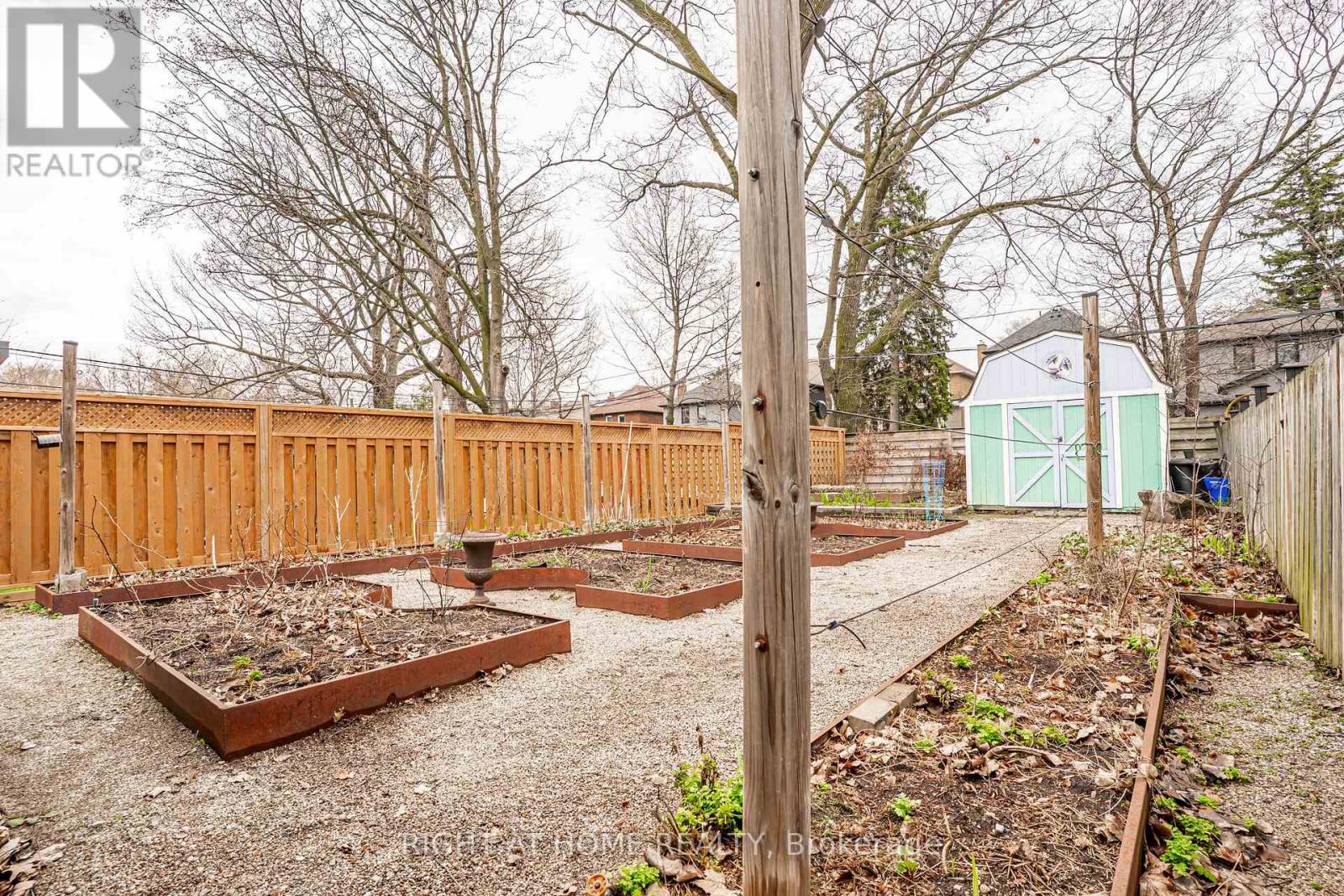 107 Everden Road, Toronto, Ontario  M6C 3K7 - Photo 38 - C13022924