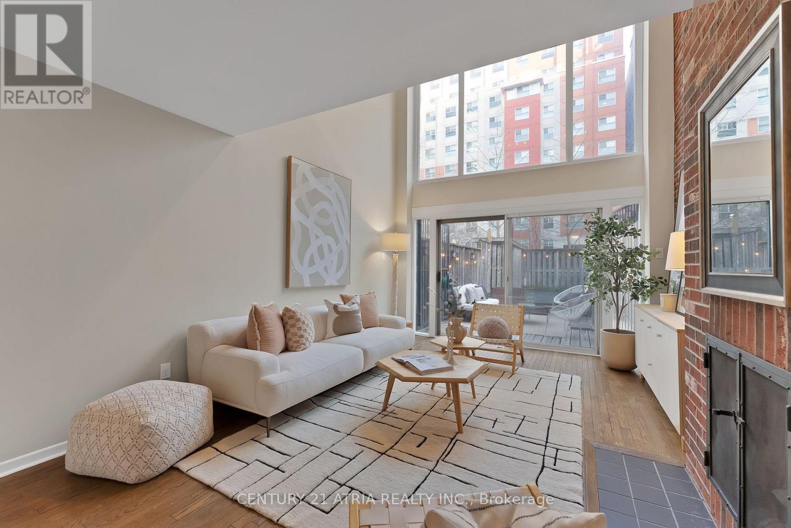 65 Mcgill Street, Toronto, Ontario  M5B 1H3 - Photo 2 - C13022948