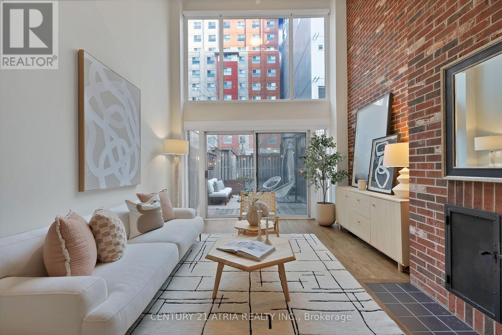 65 Mcgill Street, Toronto, Ontario  M5B 1H3 - Photo 4 - C13022948