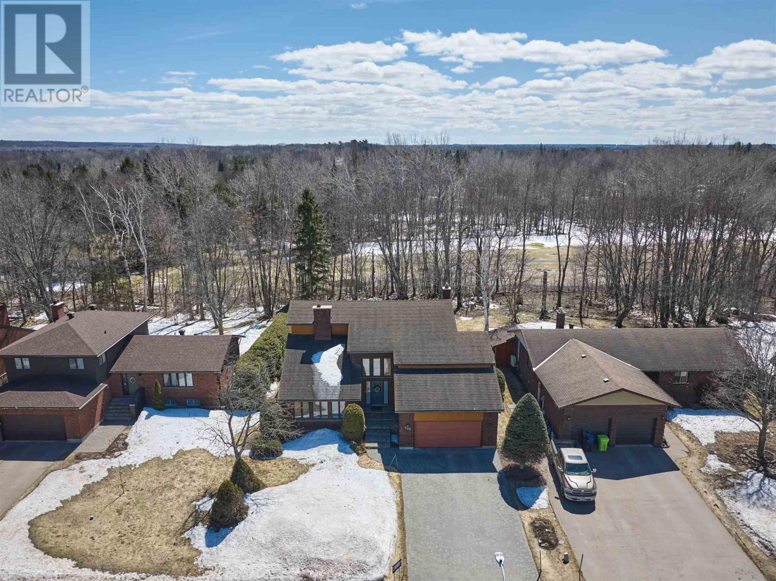 109 Greenview Lane, Sault Ste. Marie, Ontario  P6A 6L1 - Photo 4 - SM260594