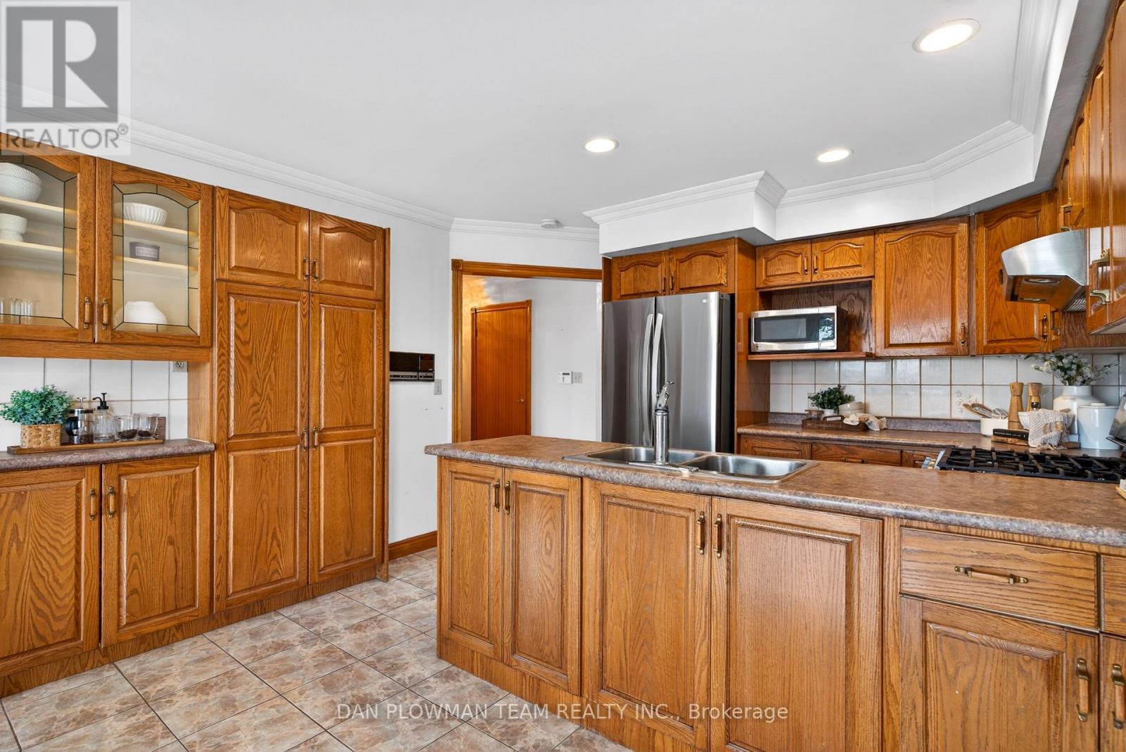 357 Powell Road, Whitby, Ontario  L1N 2H5 - Photo 11 - E13022872