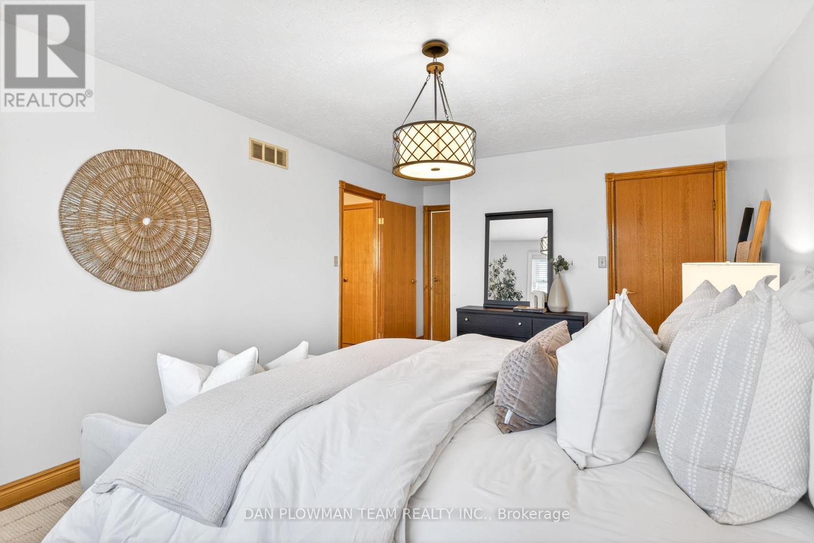 357 Powell Road, Whitby, Ontario  L1N 2H5 - Photo 24 - E13022872