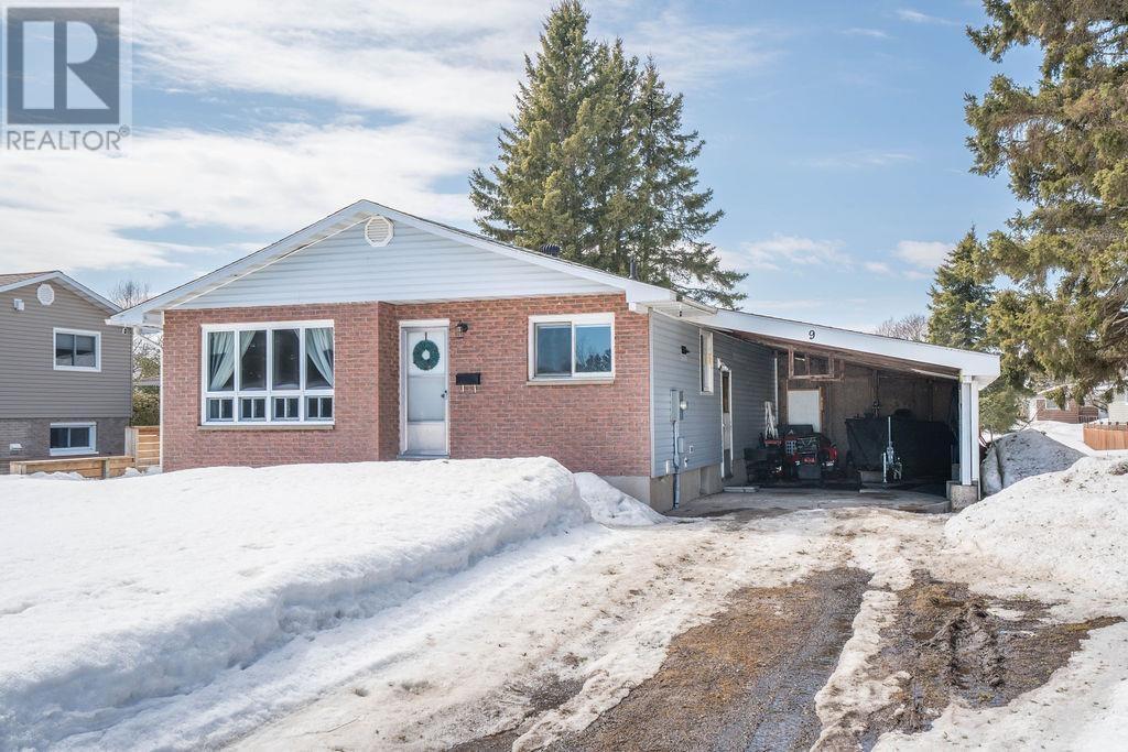 9 East Dunrobin Bay, Sault Ste. Marie, Ontario
