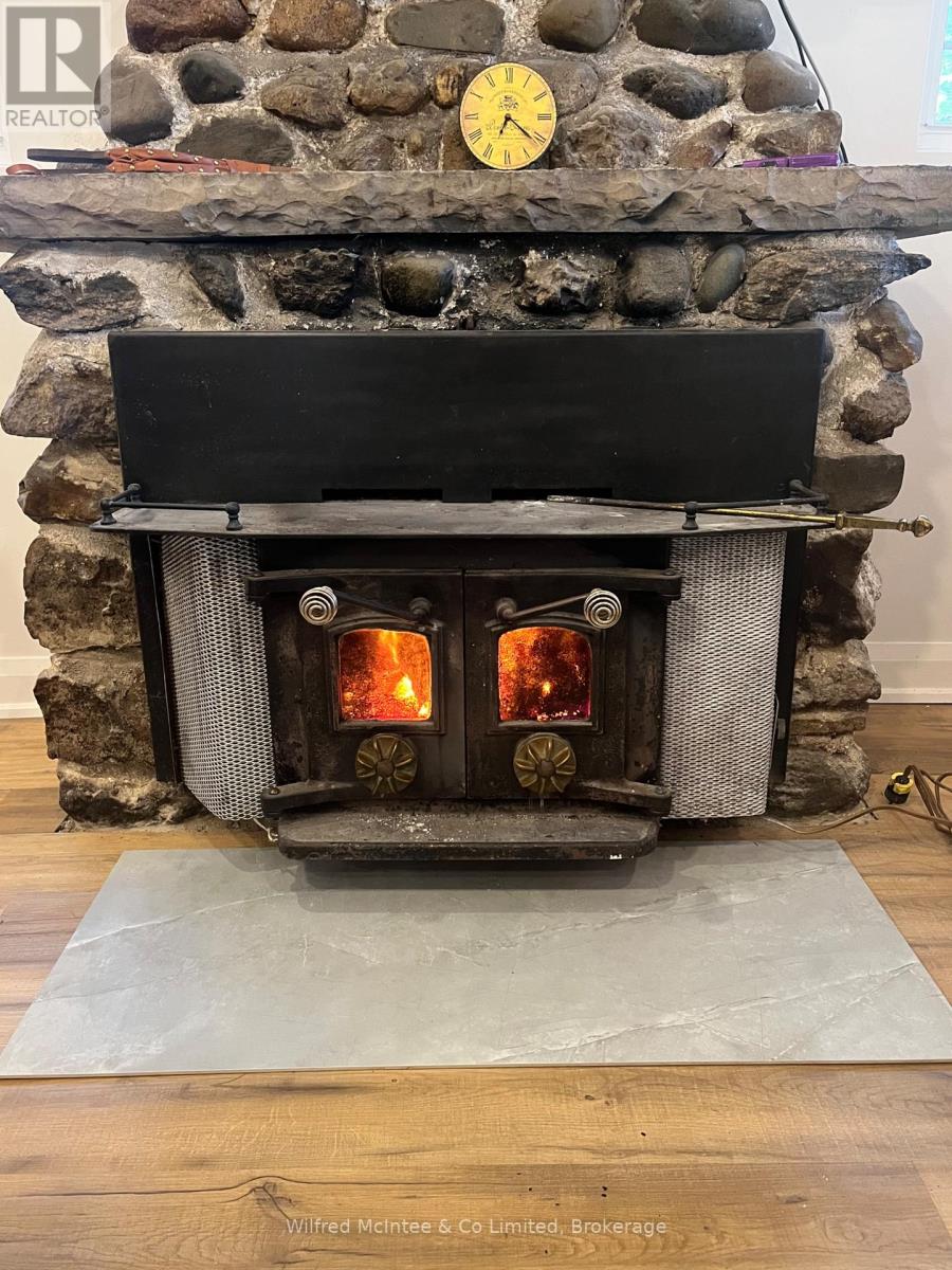 7 6th Avenue S, South Bruce Peninsula, Ontario  N0H 2G0 - Photo 46 - X13022902