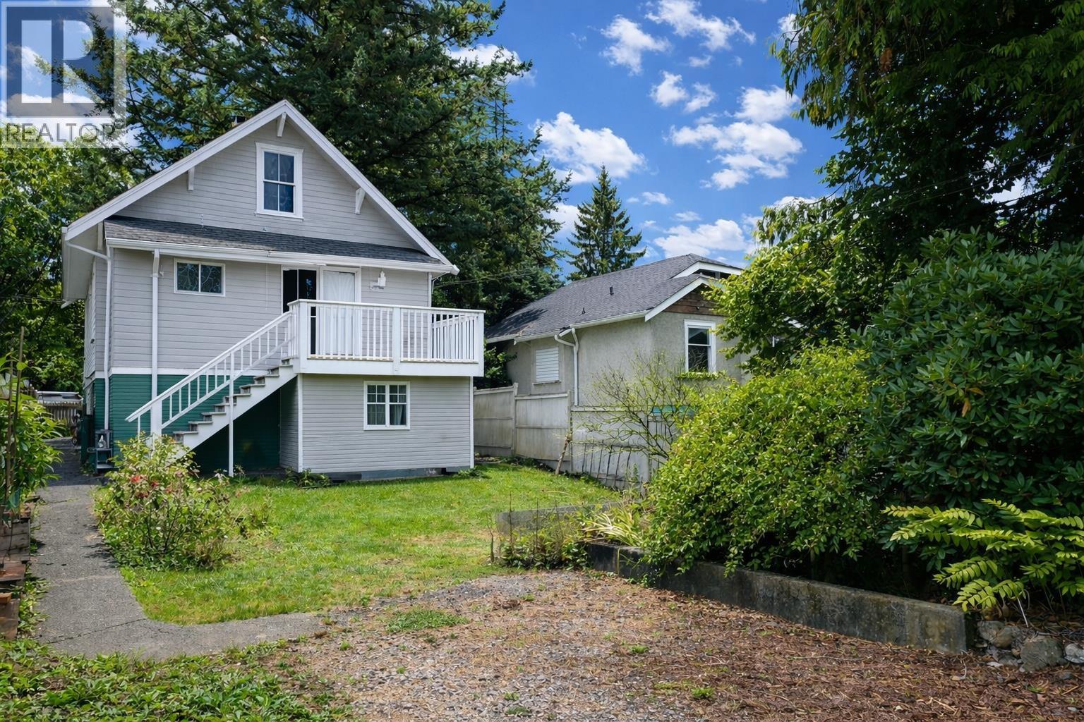 3865 Sandell Street, Burnaby, British Columbia  V5H 1J9 - Photo 3 - R3111980