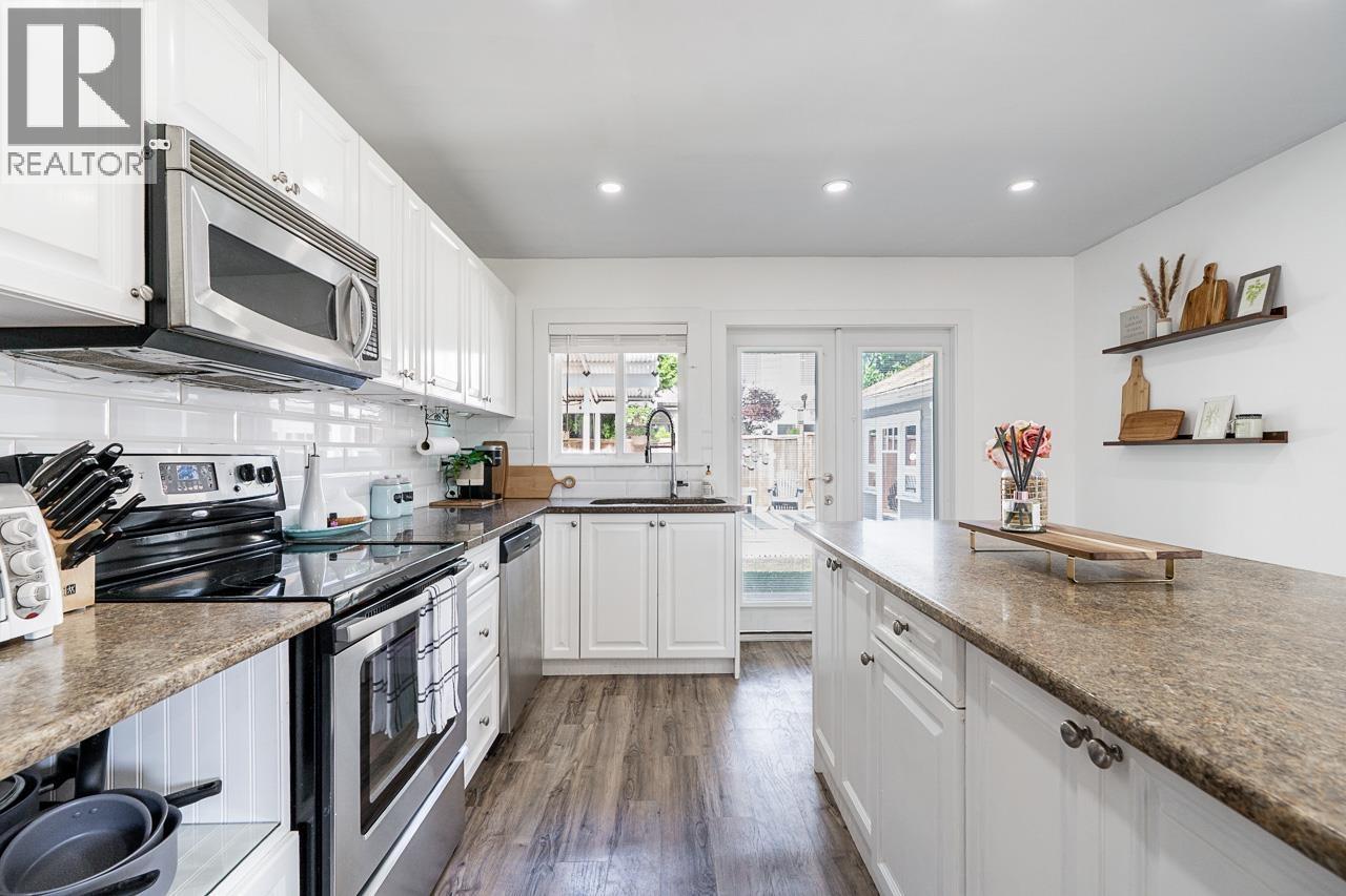 23035 117 Avenue, Maple Ridge, British Columbia  V2X 2K3 - Photo 3 - R3096421