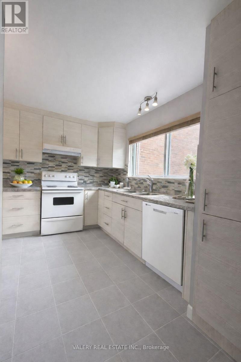 4 - 25 Romfield Circuit, Markham, Ontario  L3T 3H4 - Photo 4 - N13019994